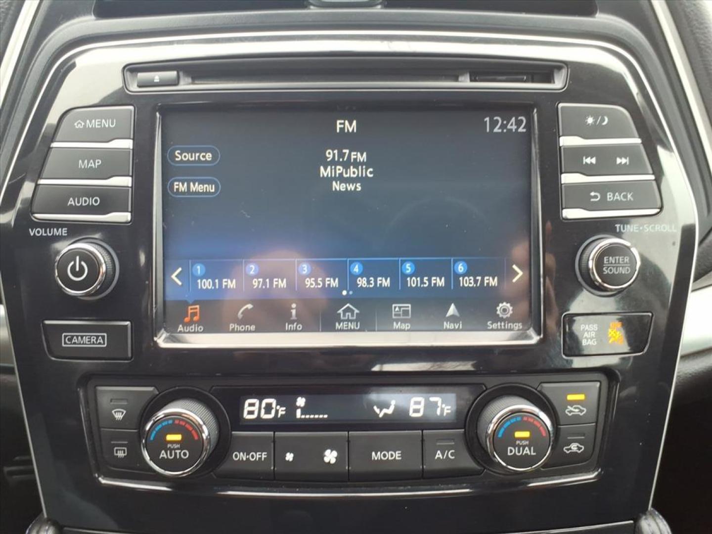 2018 Dk. Gray Nissan Maxima 3.5 SR (1N4AA6AP7JC) with an 3.5L 3.5L V6 300hp 261ft. lbs. Sequential Multiport Fuel Injection engine, 7-Speed Shiftable CVT transmission, located at 5505 N. Summit St., Toledo, OH, 43611, (419) 729-2688, 41.654953, -83.530014 - Photo#13