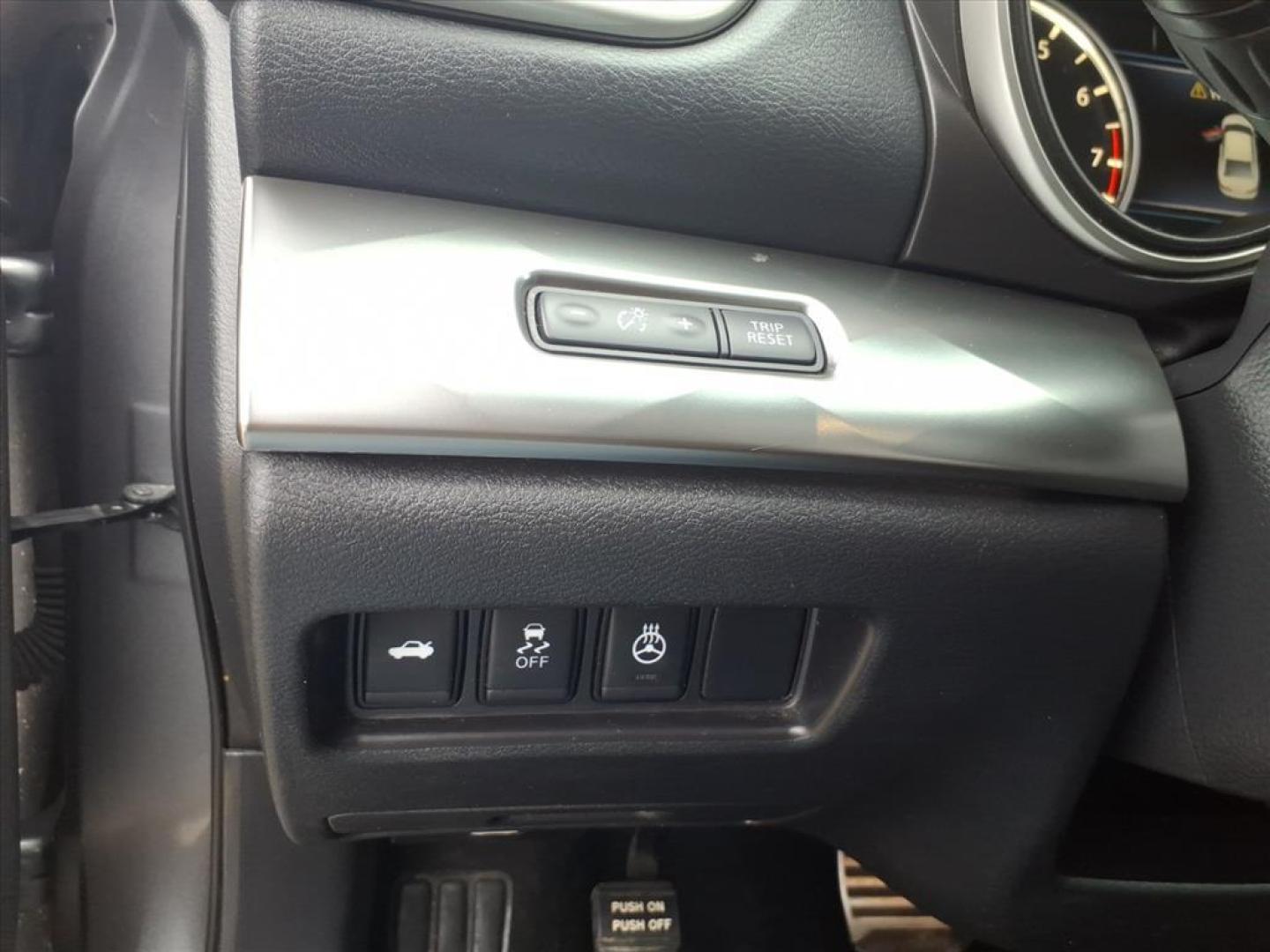 2018 Dk. Gray Nissan Maxima 3.5 SR (1N4AA6AP7JC) with an 3.5L 3.5L V6 300hp 261ft. lbs. Sequential Multiport Fuel Injection engine, 7-Speed Shiftable CVT transmission, located at 5505 N. Summit St., Toledo, OH, 43611, (419) 729-2688, 41.654953, -83.530014 - Photo#16