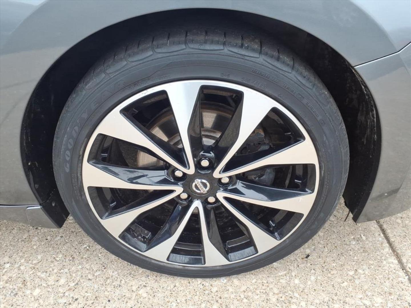 2018 Dk. Gray Nissan Maxima 3.5 SR (1N4AA6AP7JC) with an 3.5L 3.5L V6 300hp 261ft. lbs. Sequential Multiport Fuel Injection engine, 7-Speed Shiftable CVT transmission, located at 5505 N. Summit St., Toledo, OH, 43611, (419) 729-2688, 41.654953, -83.530014 - Photo#26