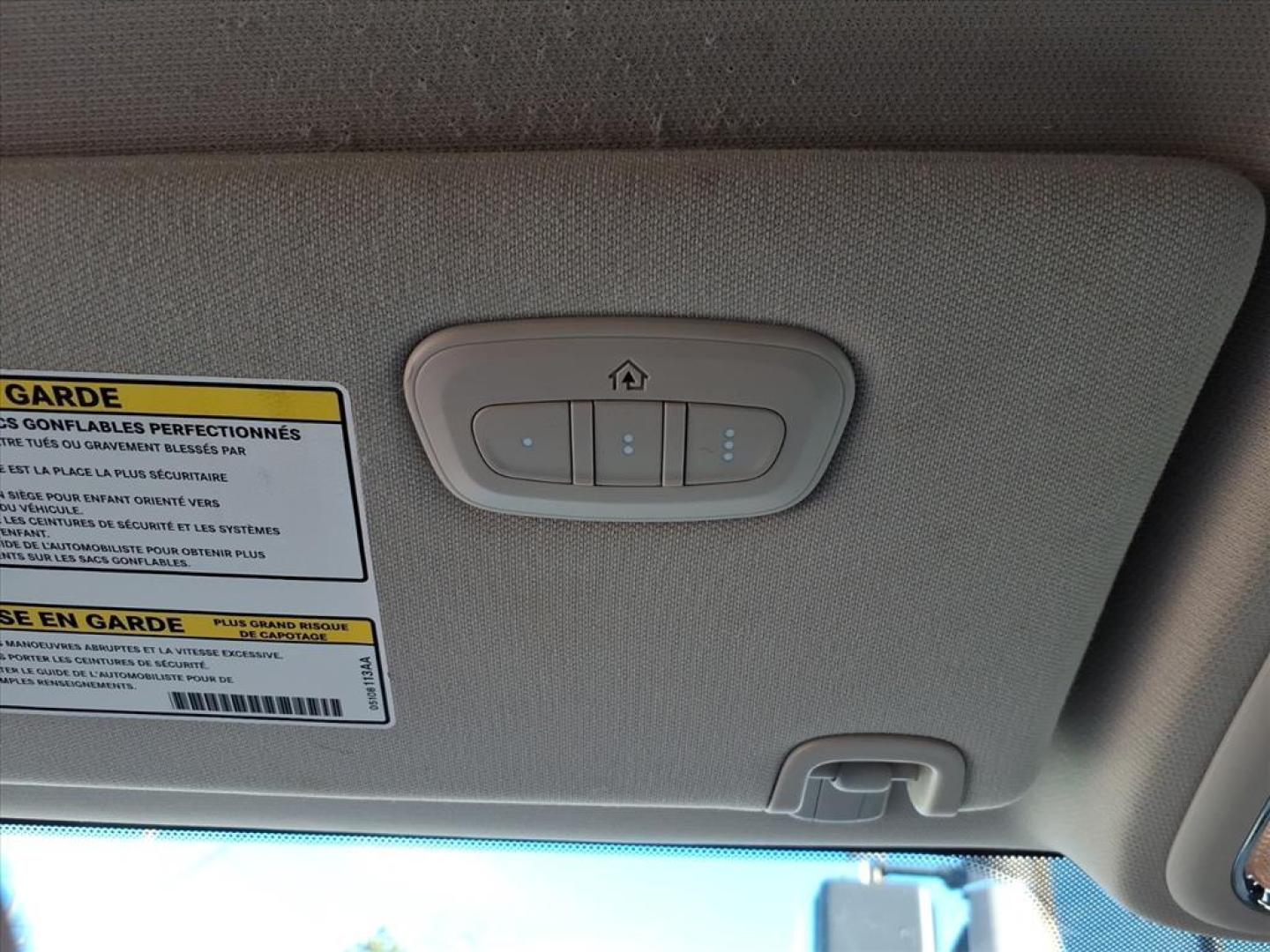 2016 Brilliant Black Crystal Pearl Coat Pxr Jeep Cherokee Limited (1C4PJMDS1GW) with an 3.2L 3.2L V6 271hp 239ft. lbs. Sequential Multiport Fuel Injection engine, Automatic transmission, located at 5505 N. Summit St., Toledo, OH, 43611, (419) 729-2688, 41.654953, -83.530014 - Photo#16