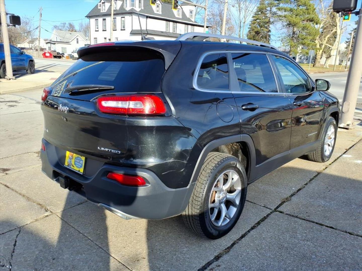 2016 Brilliant Black Crystal Pearl Coat Pxr Jeep Cherokee Limited (1C4PJMDS1GW) with an 3.2L 3.2L V6 271hp 239ft. lbs. Sequential Multiport Fuel Injection engine, Automatic transmission, located at 5505 N. Summit St., Toledo, OH, 43611, (419) 729-2688, 41.654953, -83.530014 - Photo#28