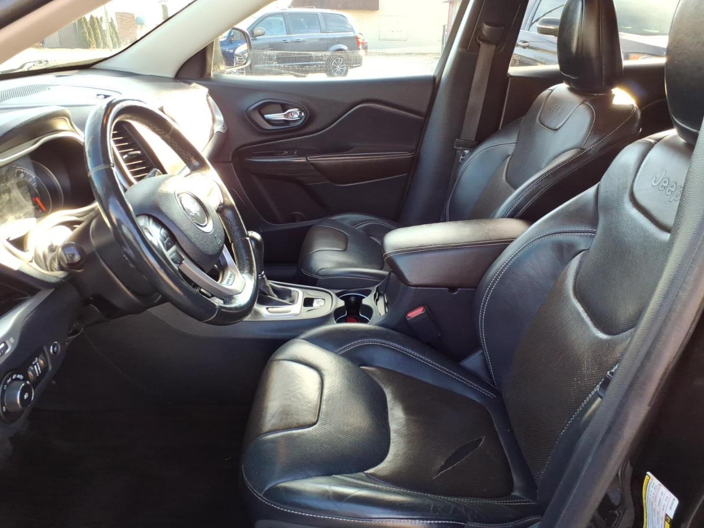 2016 Brilliant Black Crystal Pearl Coat Pxr Jeep Cherokee Limited (1C4PJMDS1GW) with an 3.2L 3.2L V6 271hp 239ft. lbs. Sequential Multiport Fuel Injection engine, Automatic transmission, located at 5505 N. Summit St., Toledo, OH, 43611, (419) 729-2688, 41.654953, -83.530014 - Photo#1