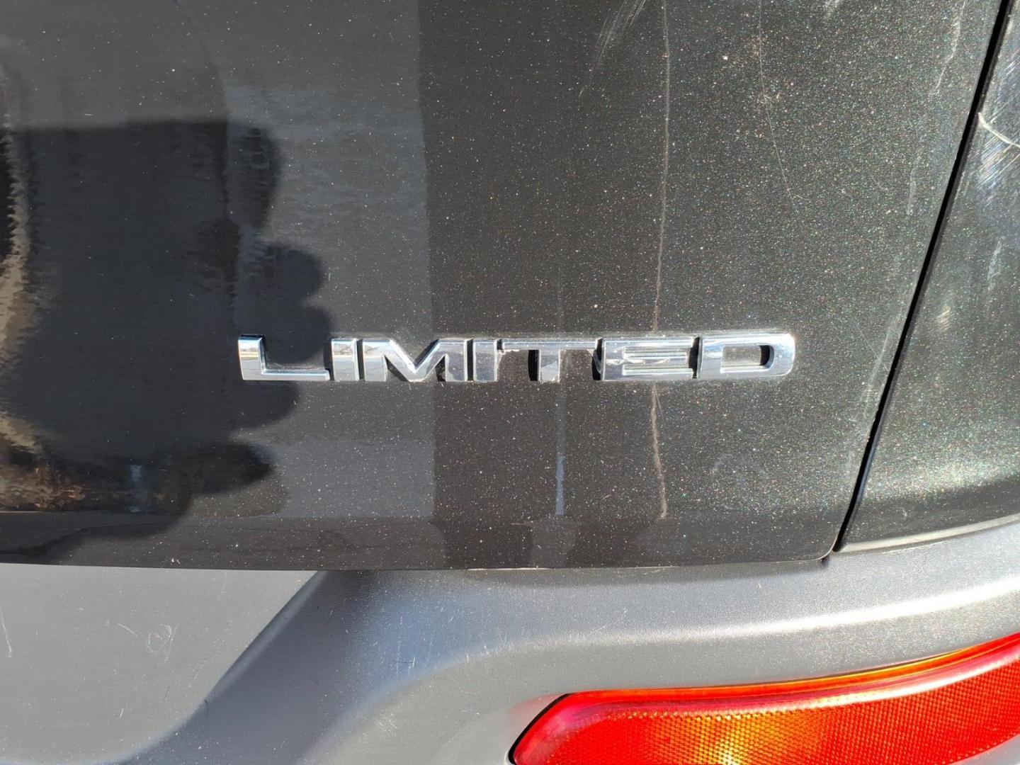 2016 Brilliant Black Crystal Pearl Coat Pxr Jeep Cherokee Limited (1C4PJMDS1GW) with an 3.2L 3.2L V6 271hp 239ft. lbs. Sequential Multiport Fuel Injection engine, Automatic transmission, located at 5505 N. Summit St., Toledo, OH, 43611, (419) 729-2688, 41.654953, -83.530014 - Photo#20