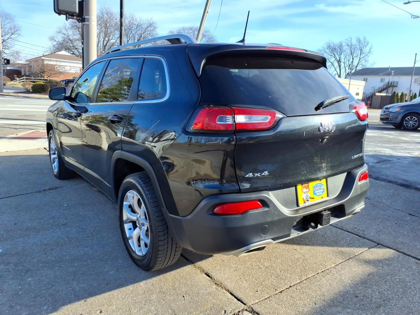 2016 Brilliant Black Crystal Pearl Coat Pxr Jeep Cherokee Limited (1C4PJMDS1GW) with an 3.2L 3.2L V6 271hp 239ft. lbs. Sequential Multiport Fuel Injection engine, Automatic transmission, located at 5505 N. Summit St., Toledo, OH, 43611, (419) 729-2688, 41.654953, -83.530014 - Photo#26