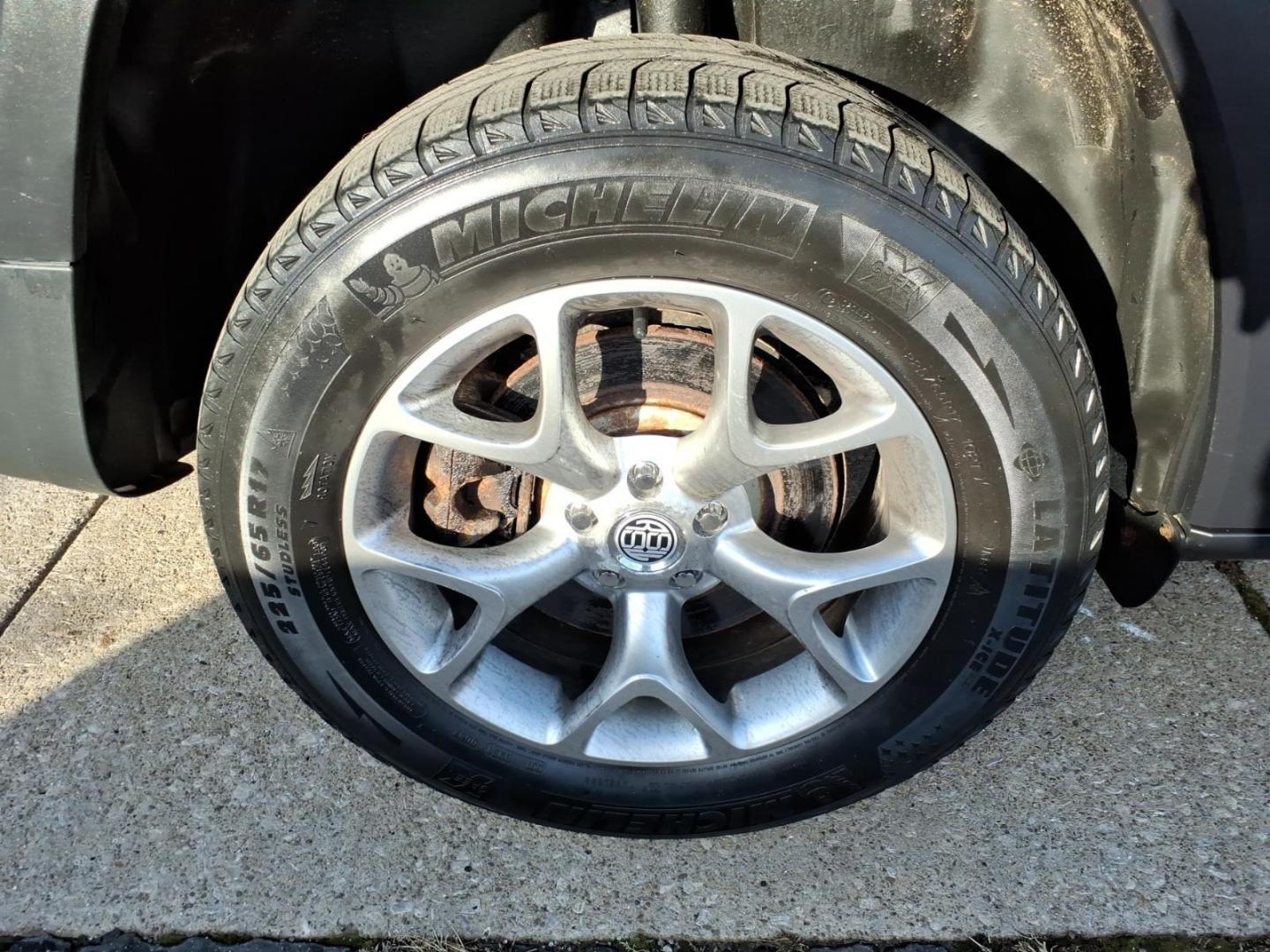 2016 Brilliant Black Crystal Pearl Coat Pxr Jeep Cherokee Limited (1C4PJMDS1GW) with an 3.2L 3.2L V6 271hp 239ft. lbs. Sequential Multiport Fuel Injection engine, Automatic transmission, located at 5505 N. Summit St., Toledo, OH, 43611, (419) 729-2688, 41.654953, -83.530014 - Photo#29