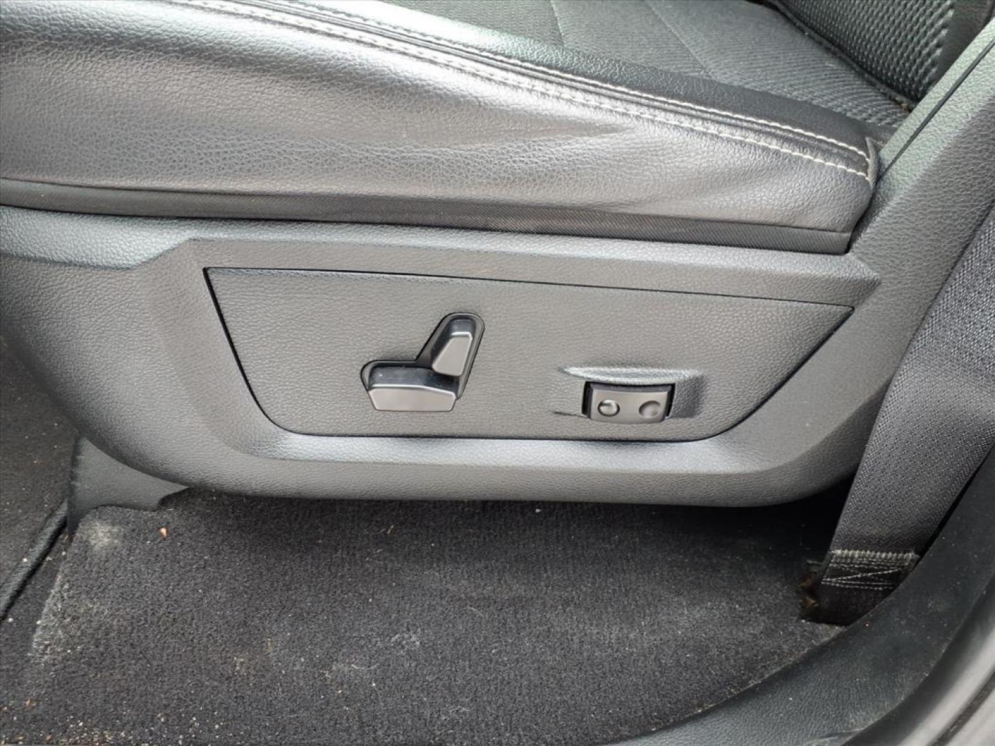 2016 Granite Crystal Metallic Clear Coat RAM 1500 Sport (1C6RR7HT0GS) with an 5.7L HEMI 5.7L V8 395hp 410ft. lbs. Sequential Multiport Fuel Injection engine, 8-Speed Shiftable Automatic transmission, located at 5505 N. Summit St., Toledo, OH, 43611, (419) 729-2688, 41.654953, -83.530014 - Photo#2