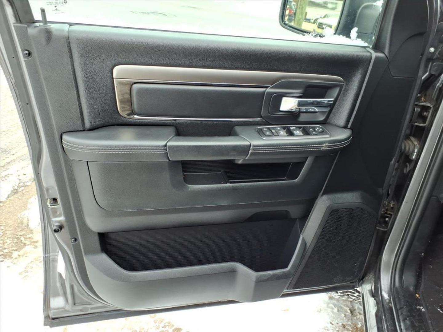 2016 Granite Crystal Metallic Clear Coat RAM 1500 Sport (1C6RR7HT0GS) with an 5.7L HEMI 5.7L V8 395hp 410ft. lbs. Sequential Multiport Fuel Injection engine, 8-Speed Shiftable Automatic transmission, located at 5505 N. Summit St., Toledo, OH, 43611, (419) 729-2688, 41.654953, -83.530014 - Photo#5