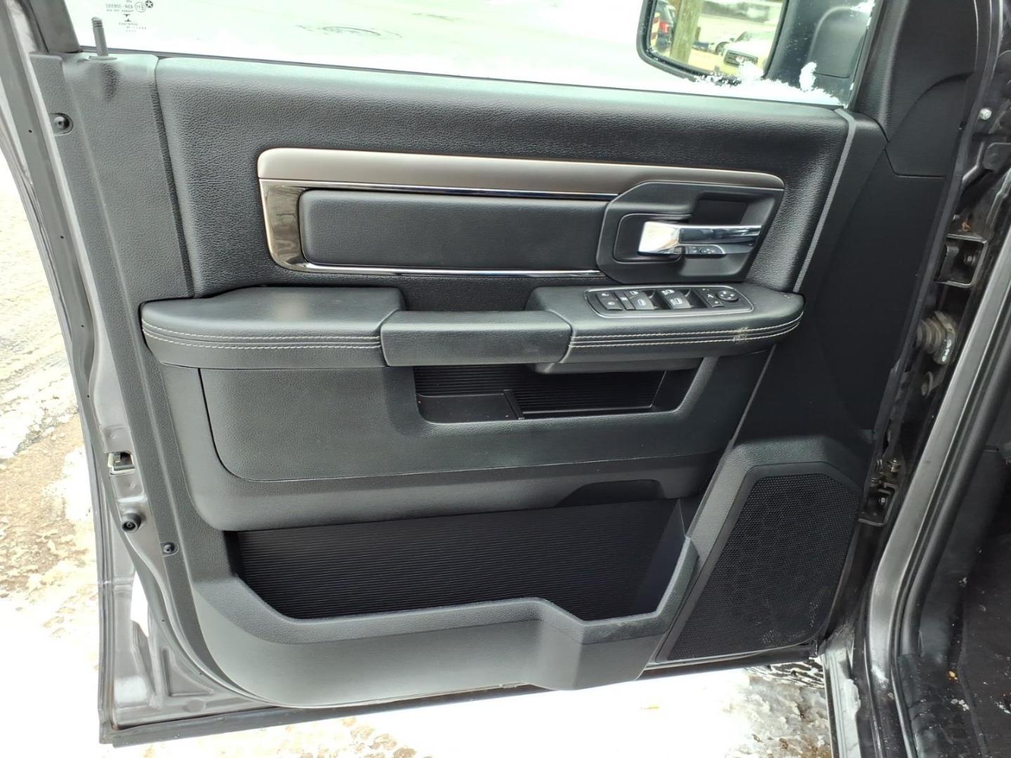 2016 Granite Crystal Metallic Clear Coat RAM 1500 Sport (1C6RR7HT0GS) with an 5.7L HEMI 5.7L V8 395hp 410ft. lbs. Sequential Multiport Fuel Injection engine, 8-Speed Shiftable Automatic transmission, located at 5505 N. Summit St., Toledo, OH, 43611, (419) 729-2688, 41.654953, -83.530014 - Photo#5