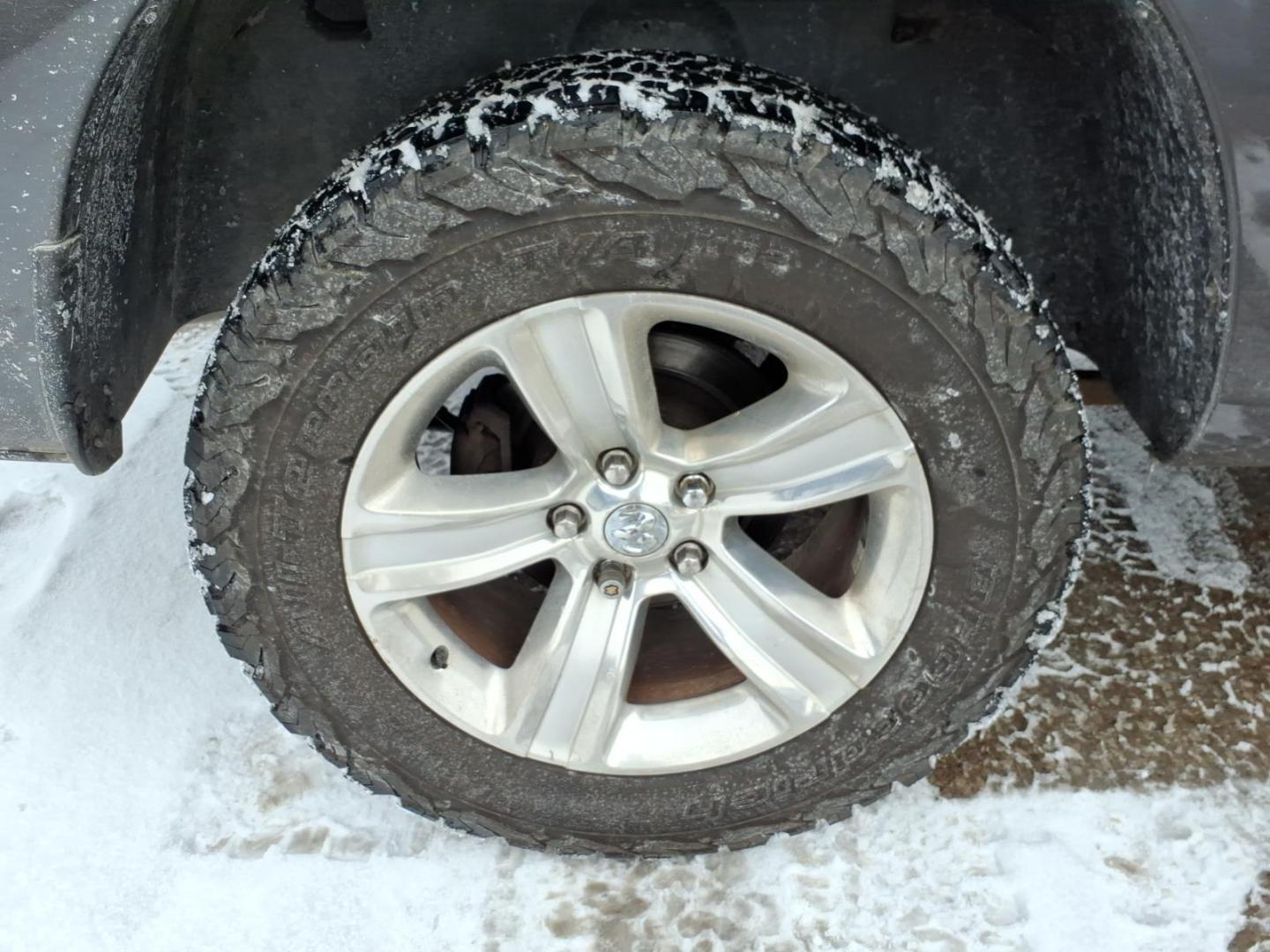 2016 Granite Crystal Metallic Clear Coat RAM 1500 Sport (1C6RR7HT0GS) with an 5.7L HEMI 5.7L V8 395hp 410ft. lbs. Sequential Multiport Fuel Injection engine, 8-Speed Shiftable Automatic transmission, located at 5505 N. Summit St., Toledo, OH, 43611, (419) 729-2688, 41.654953, -83.530014 - Photo#24