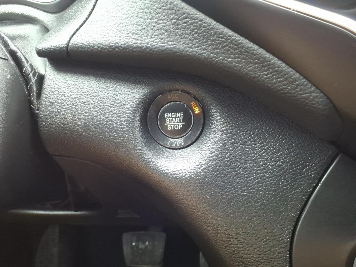 2019 Billet Silver Metallic Clear Coat Jeep Cherokee Limited (1C4PJMDX8KD) with an 3.2L 3.2L V6 271hp 239ft. lbs. Sequential Multiport Fuel Injection engine, 9-Speed Shiftable Automatic transmission, located at 5505 N. Summit St., Toledo, OH, 43611, (419) 729-2688, 41.654953, -83.530014 - Photo#10