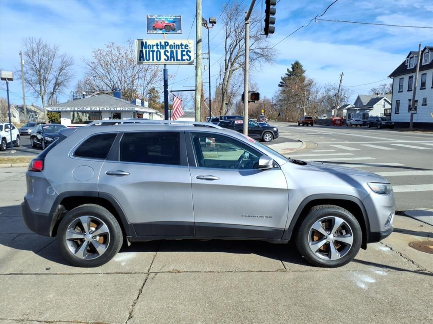 2019 Billet Silver Metallic Clear Coat Jeep Cherokee Limited (1C4PJMDX8KD) with an 3.2L 3.2L V6 271hp 239ft. lbs. Sequential Multiport Fuel Injection engine, 9-Speed Shiftable Automatic transmission, located at 5505 N. Summit St., Toledo, OH, 43611, (419) 729-2688, 41.654953, -83.530014 - Photo#0