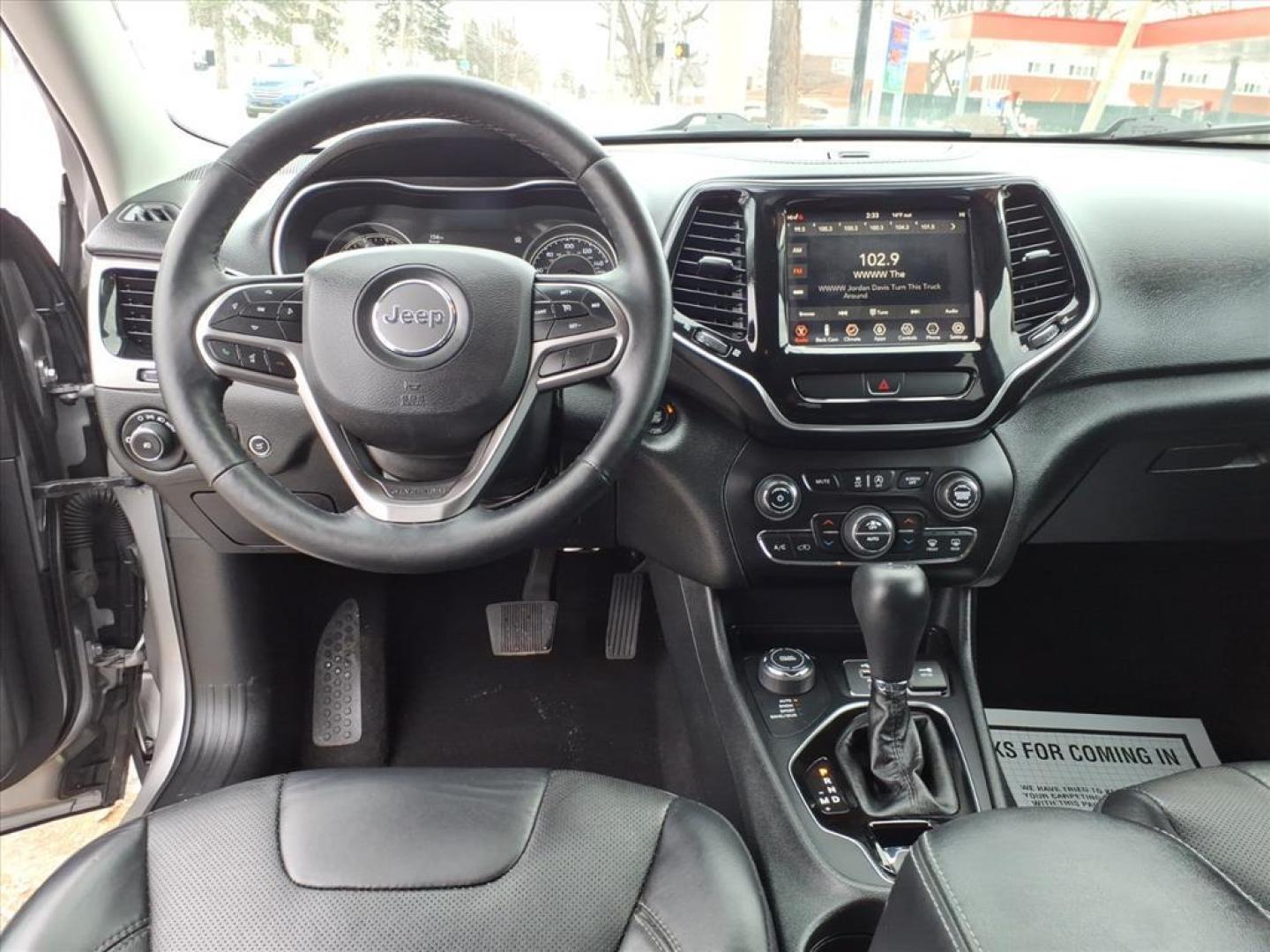 2019 Billet Silver Metallic Clear Coat Jeep Cherokee Limited (1C4PJMDX8KD) with an 3.2L 3.2L V6 271hp 239ft. lbs. Sequential Multiport Fuel Injection engine, 9-Speed Shiftable Automatic transmission, located at 5505 N. Summit St., Toledo, OH, 43611, (419) 729-2688, 41.654953, -83.530014 - Photo#4