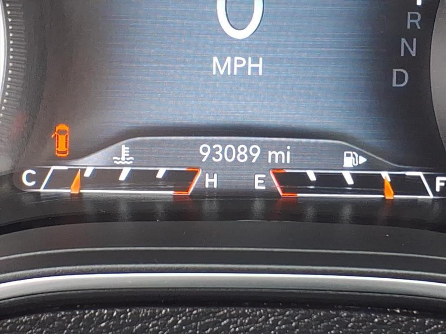 2019 Billet Silver Metallic Clear Coat Jeep Cherokee Limited (1C4PJMDX8KD) with an 3.2L 3.2L V6 271hp 239ft. lbs. Sequential Multiport Fuel Injection engine, 9-Speed Shiftable Automatic transmission, located at 5505 N. Summit St., Toledo, OH, 43611, (419) 729-2688, 41.654953, -83.530014 - Photo#9