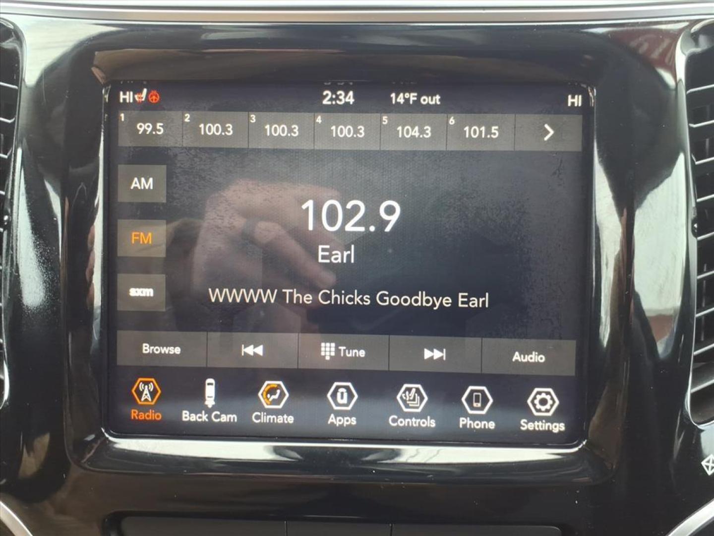 2019 Billet Silver Metallic Clear Coat Jeep Cherokee Limited (1C4PJMDX8KD) with an 3.2L 3.2L V6 271hp 239ft. lbs. Sequential Multiport Fuel Injection engine, 9-Speed Shiftable Automatic transmission, located at 5505 N. Summit St., Toledo, OH, 43611, (419) 729-2688, 41.654953, -83.530014 - Photo#14