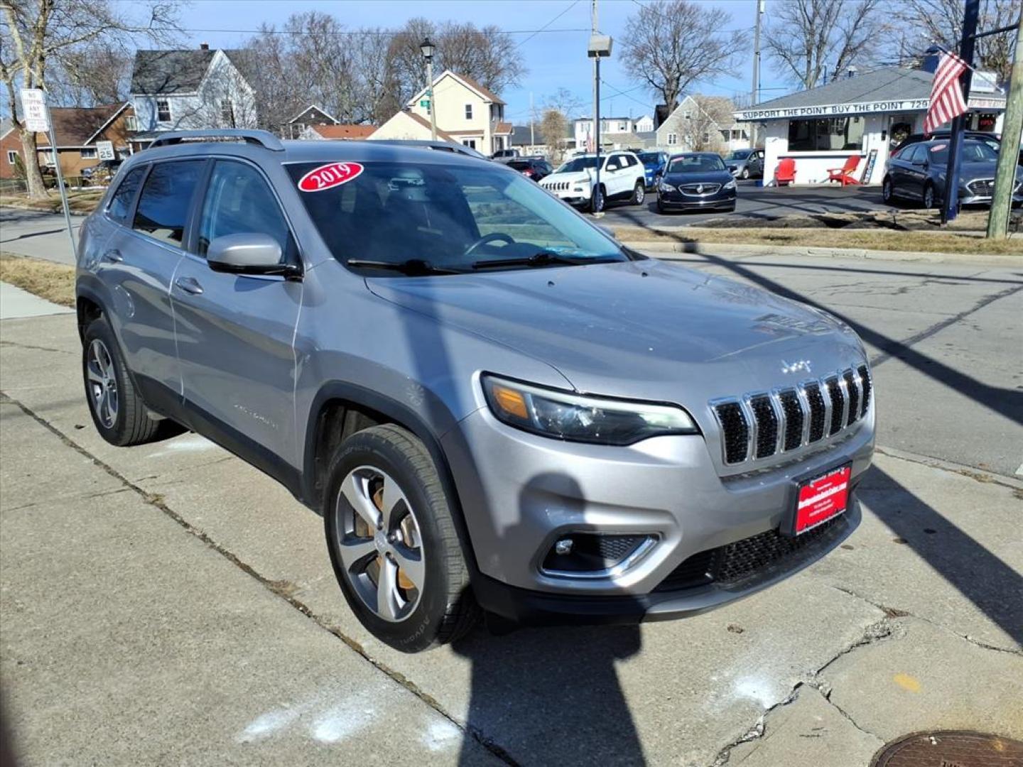 2019 Billet Silver Metallic Clear Coat Jeep Cherokee Limited (1C4PJMDX8KD) with an 3.2L 3.2L V6 271hp 239ft. lbs. Sequential Multiport Fuel Injection engine, 9-Speed Shiftable Automatic transmission, located at 5505 N. Summit St., Toledo, OH, 43611, (419) 729-2688, 41.654953, -83.530014 - Photo#21
