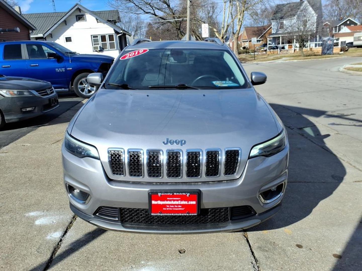2019 Billet Silver Metallic Clear Coat Jeep Cherokee Limited (1C4PJMDX8KD) with an 3.2L 3.2L V6 271hp 239ft. lbs. Sequential Multiport Fuel Injection engine, 9-Speed Shiftable Automatic transmission, located at 5505 N. Summit St., Toledo, OH, 43611, (419) 729-2688, 41.654953, -83.530014 - Photo#22