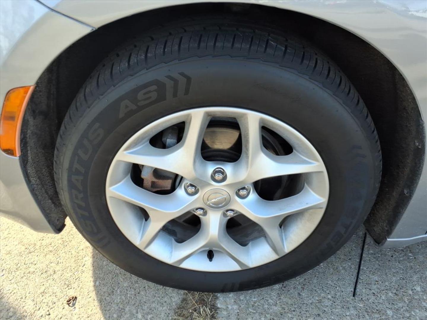 2017 Billet Silver Metallic Clear Coat Chrysler Pacifica Touring-L (2C4RC1BG6HR) with an 3.6L Pentastar 3.6L V6 287hp 262ft. lbs. Sequential Multiport Fuel Injection engine, 9-Speed Shiftable Automatic transmission, located at 5505 N. Summit St., Toledo, OH, 43611, (419) 729-2688, 41.654953, -83.530014 - Photo#29