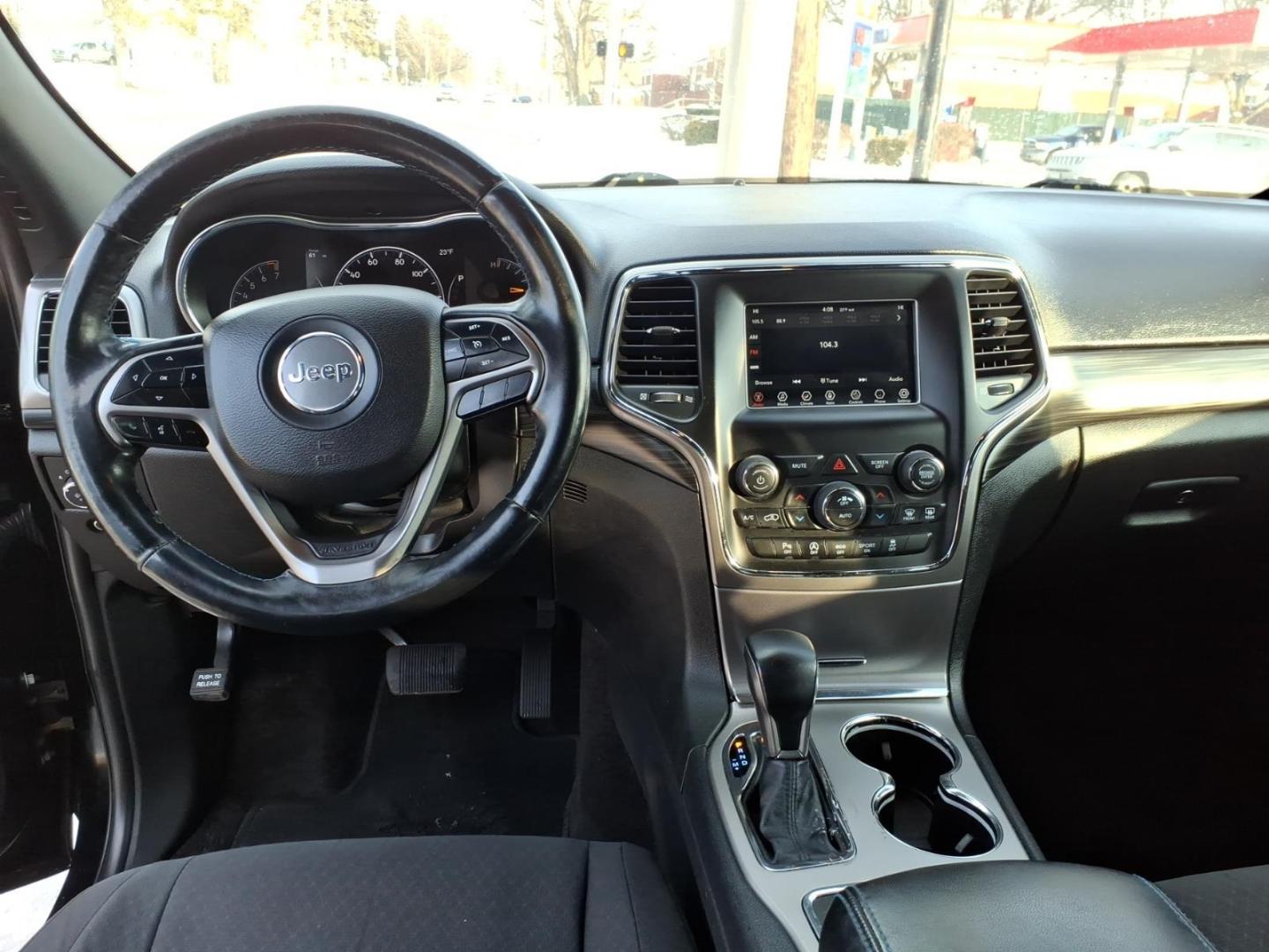 2019 Diamond Black Crystal Pearl Coat Jeep Grand Cherokee Laredo (1C4RJFAG4KC) with an 3.6L Pentastar 3.6L V6 295hp 260ft. lbs. Sequential Multiport Fuel Injection engine, 8-Speed Shiftable Automatic transmission, located at 5505 N. Summit St., Toledo, OH, 43611, (419) 729-2688, 41.654953, -83.530014 - Photo#4