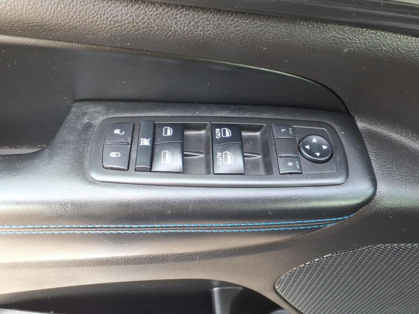 2019 Diamond Black Crystal Pearl Coat Jeep Grand Cherokee Laredo (1C4RJFAG4KC) with an 3.6L Pentastar 3.6L V6 295hp 260ft. lbs. Sequential Multiport Fuel Injection engine, 8-Speed Shiftable Automatic transmission, located at 5505 N. Summit St., Toledo, OH, 43611, (419) 729-2688, 41.654953, -83.530014 - Photo#6