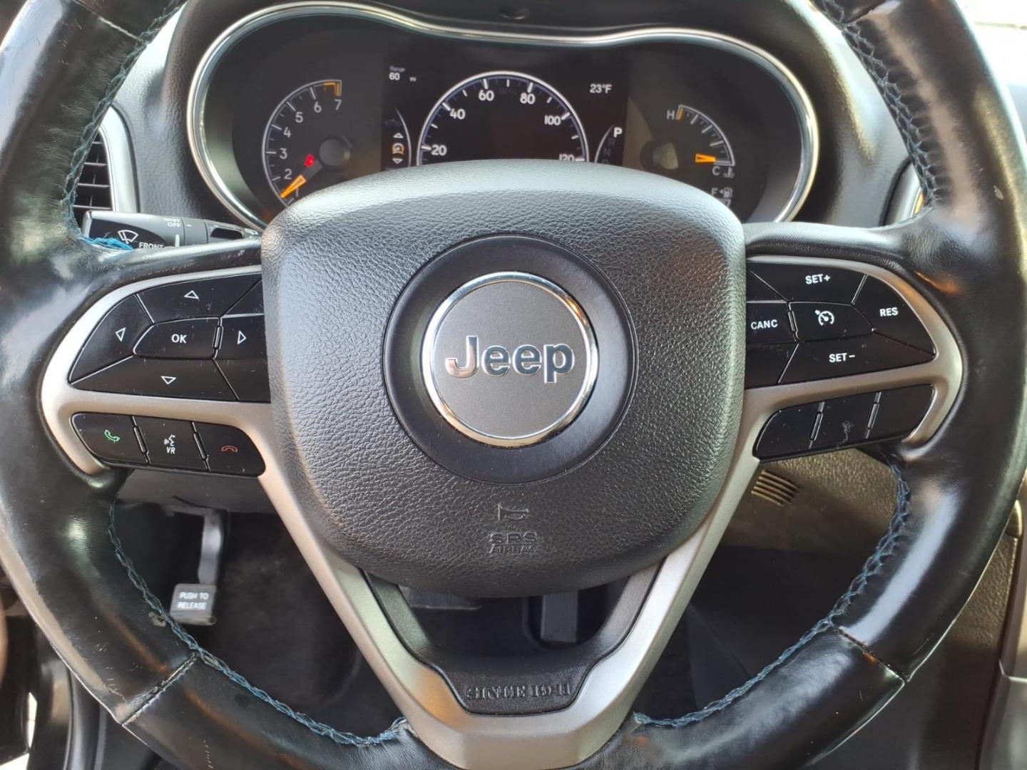 2019 Diamond Black Crystal Pearl Coat Jeep Grand Cherokee Laredo (1C4RJFAG4KC) with an 3.6L Pentastar 3.6L V6 295hp 260ft. lbs. Sequential Multiport Fuel Injection engine, 8-Speed Shiftable Automatic transmission, located at 5505 N. Summit St., Toledo, OH, 43611, (419) 729-2688, 41.654953, -83.530014 - Photo#7