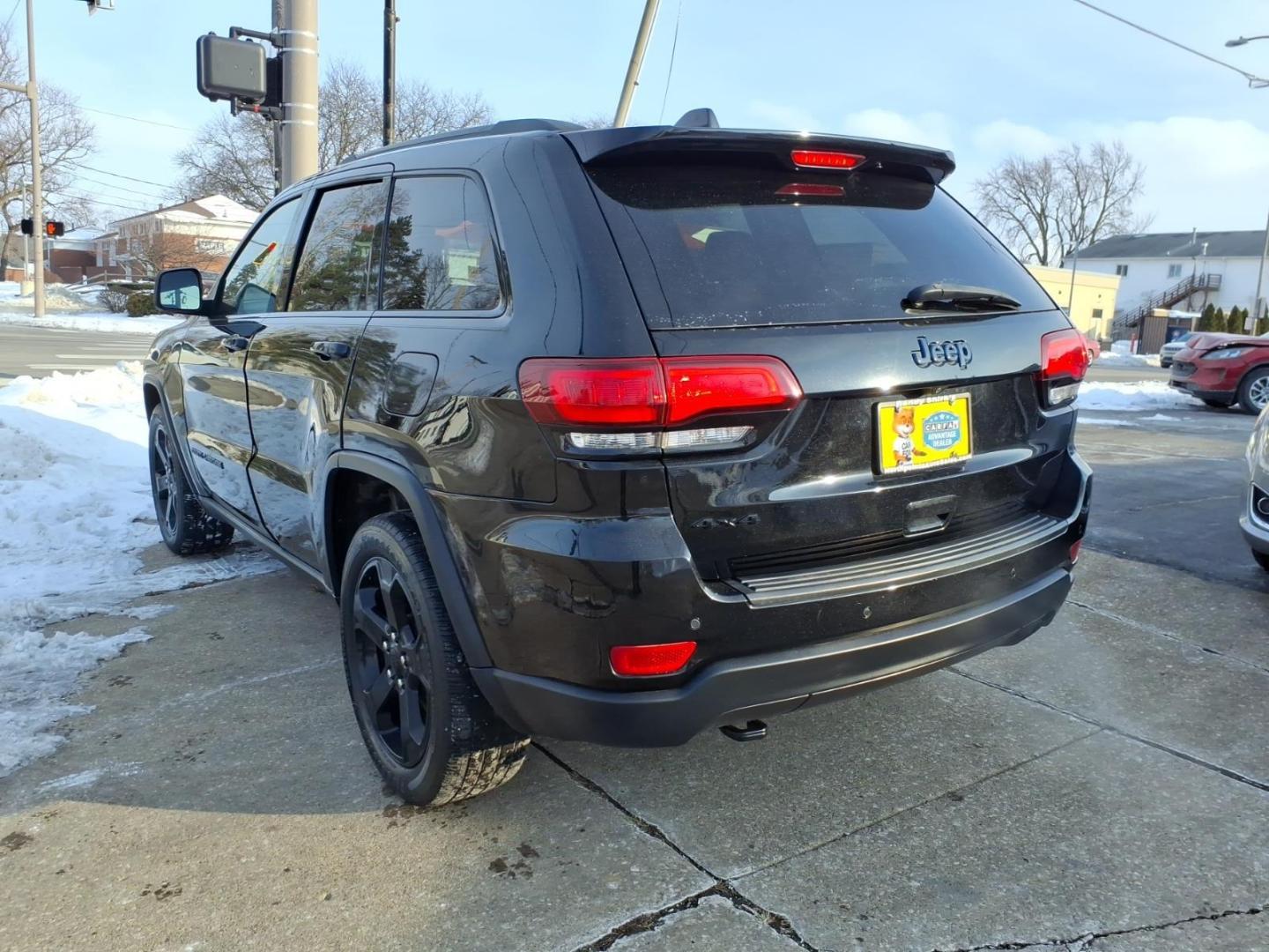 2019 Diamond Black Crystal Pearl Coat Jeep Grand Cherokee Laredo (1C4RJFAG4KC) with an 3.6L Pentastar 3.6L V6 295hp 260ft. lbs. Sequential Multiport Fuel Injection engine, 8-Speed Shiftable Automatic transmission, located at 5505 N. Summit St., Toledo, OH, 43611, (419) 729-2688, 41.654953, -83.530014 - Photo#23
