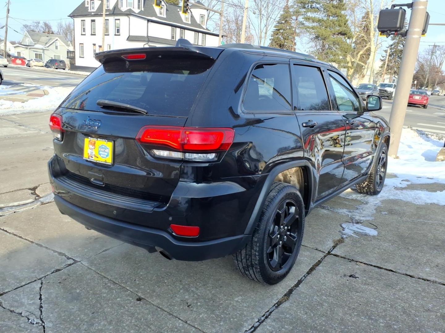 2019 Diamond Black Crystal Pearl Coat Jeep Grand Cherokee Laredo (1C4RJFAG4KC) with an 3.6L Pentastar 3.6L V6 295hp 260ft. lbs. Sequential Multiport Fuel Injection engine, 8-Speed Shiftable Automatic transmission, located at 5505 N. Summit St., Toledo, OH, 43611, (419) 729-2688, 41.654953, -83.530014 - Photo#25