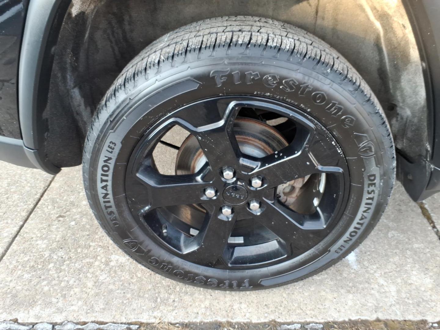 2019 Diamond Black Crystal Pearl Coat Jeep Grand Cherokee Laredo (1C4RJFAG4KC) with an 3.6L Pentastar 3.6L V6 295hp 260ft. lbs. Sequential Multiport Fuel Injection engine, 8-Speed Shiftable Automatic transmission, located at 5505 N. Summit St., Toledo, OH, 43611, (419) 729-2688, 41.654953, -83.530014 - Photo#26