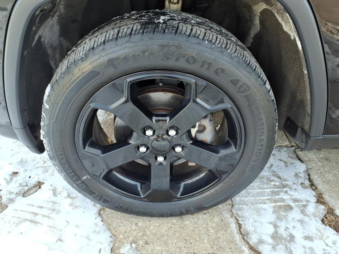 2019 Diamond Black Crystal Pearl Coat Jeep Grand Cherokee Laredo (1C4RJFAG4KC) with an 3.6L Pentastar 3.6L V6 295hp 260ft. lbs. Sequential Multiport Fuel Injection engine, 8-Speed Shiftable Automatic transmission, located at 5505 N. Summit St., Toledo, OH, 43611, (419) 729-2688, 41.654953, -83.530014 - Photo#28