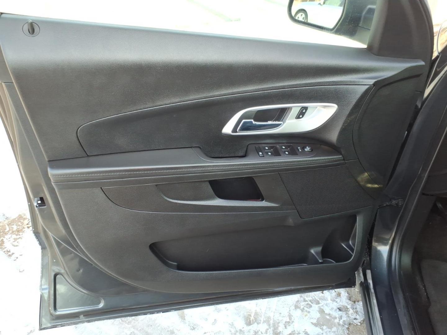 2017 Nightfall Gray Metallic Chevrolet Equinox LS (2GNALBEK9H1) with an 2.4L Ecotec 2.4L I4 182hp 172ft. lbs. Direct Injection engine, 6-Speed Shiftable Automatic transmission, located at 5505 N. Summit St., Toledo, OH, 43611, (419) 729-2688, 41.654953, -83.530014 - Photo#5