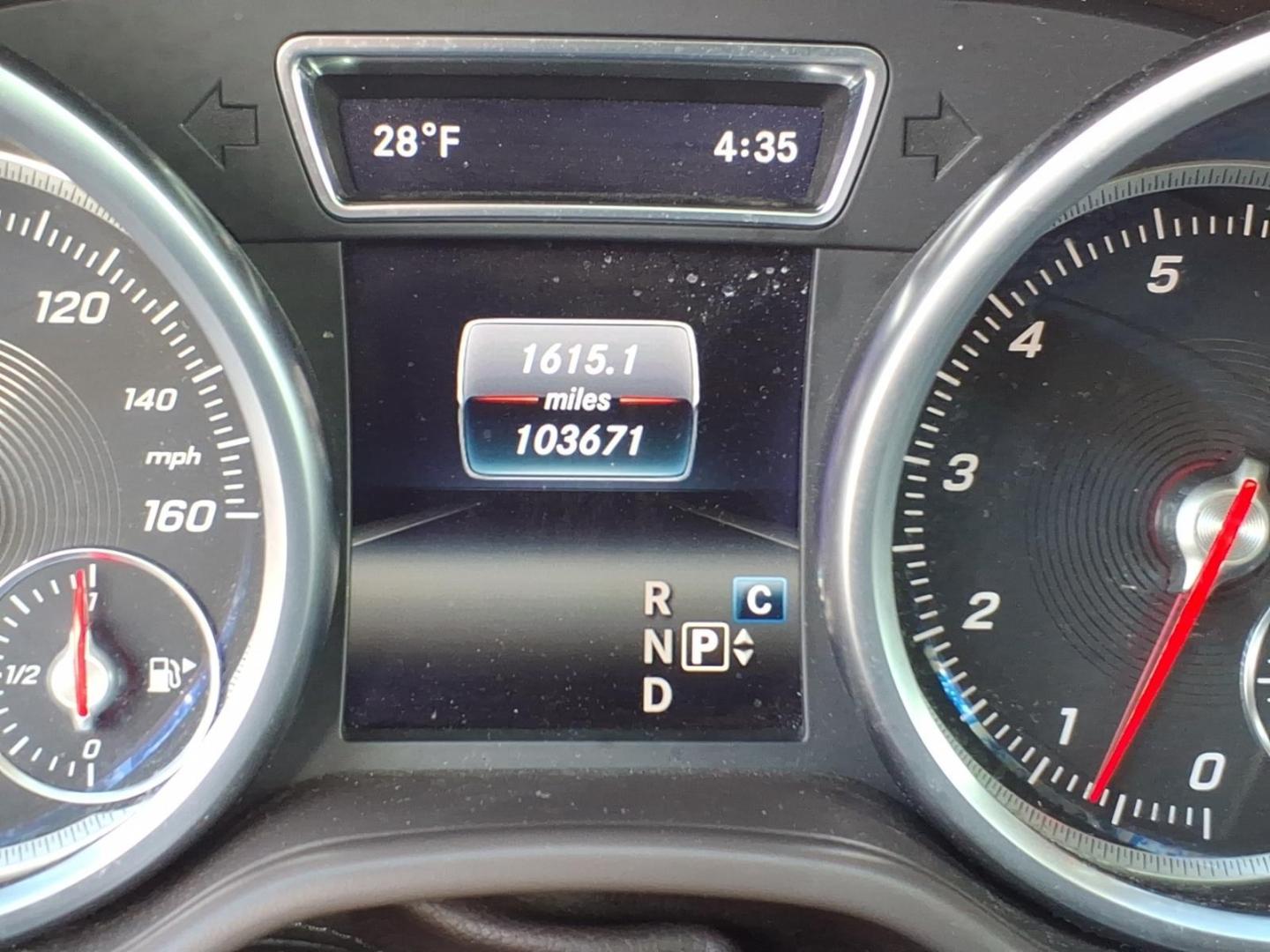 2018 Polar White Mercedes-Benz GLE GLE 350 4MATIC (4JGDA5HB9JB) with an 3.5L 3.5L V6 302hp 273ft. lbs. Direct Injection engine, 7-Speed Shiftable Automatic transmission, located at 5505 N. Summit St., Toledo, OH, 43611, (419) 729-2688, 41.654953, -83.530014 - Photo#11