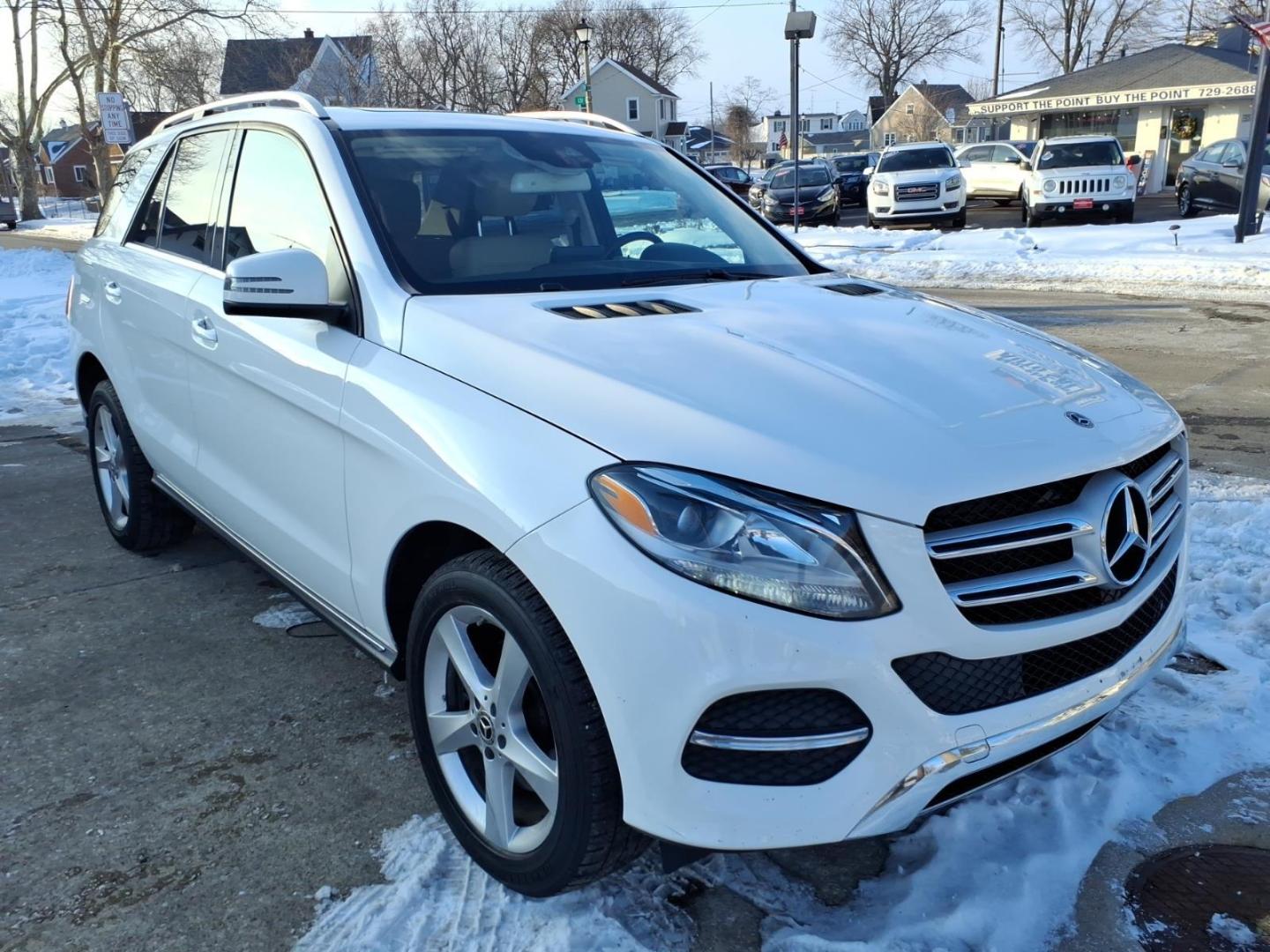2018 Polar White Mercedes-Benz GLE GLE 350 4MATIC (4JGDA5HB9JB) with an 3.5L 3.5L V6 302hp 273ft. lbs. Direct Injection engine, 7-Speed Shiftable Automatic transmission, located at 5505 N. Summit St., Toledo, OH, 43611, (419) 729-2688, 41.654953, -83.530014 - Photo#19