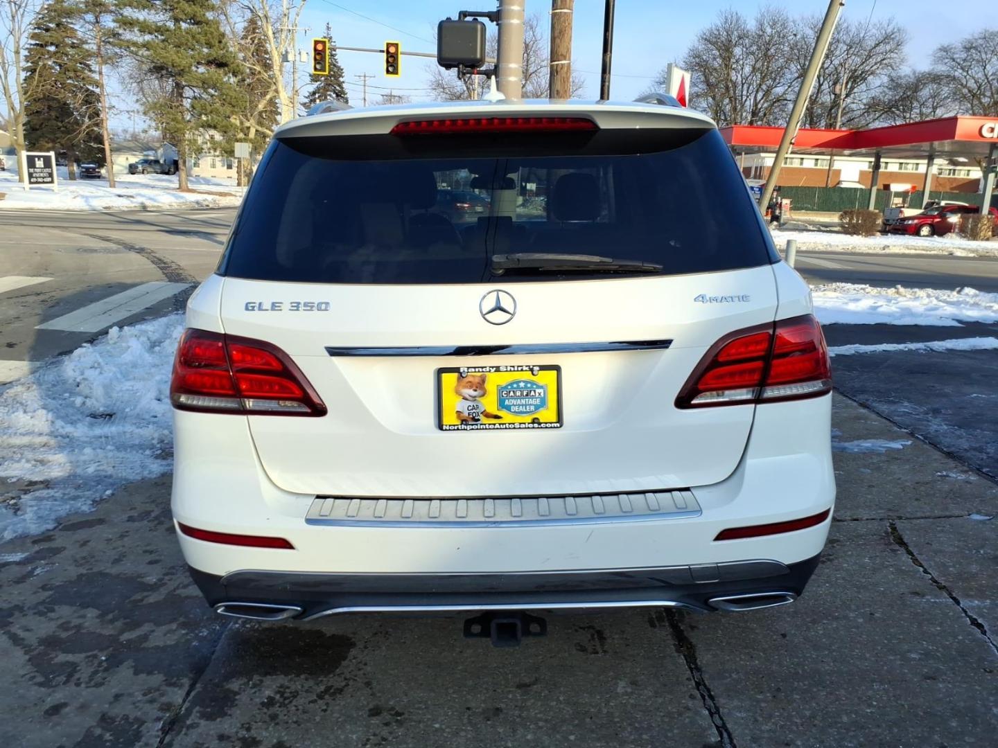 2018 Polar White Mercedes-Benz GLE GLE 350 4MATIC (4JGDA5HB9JB) with an 3.5L 3.5L V6 302hp 273ft. lbs. Direct Injection engine, 7-Speed Shiftable Automatic transmission, located at 5505 N. Summit St., Toledo, OH, 43611, (419) 729-2688, 41.654953, -83.530014 - Photo#24
