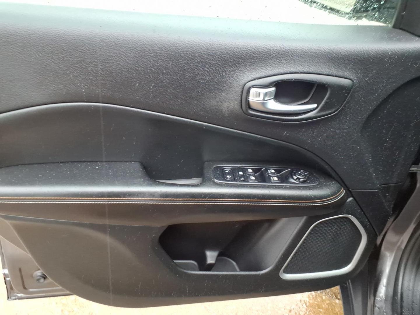 2018 Granite Crystal Metallic Clear Coat Jeep Compass Latitude (3C4NJCBB6JT) with an 2.4L Tigershark 2.4L I4 180hp 175ft. lbs. Sequential Multiport Fuel Injection engine, Aisin 6-Speed Automatic transmission, located at 5505 N. Summit St., Toledo, OH, 43611, (419) 729-2688, 41.654953, -83.530014 - Photo#5