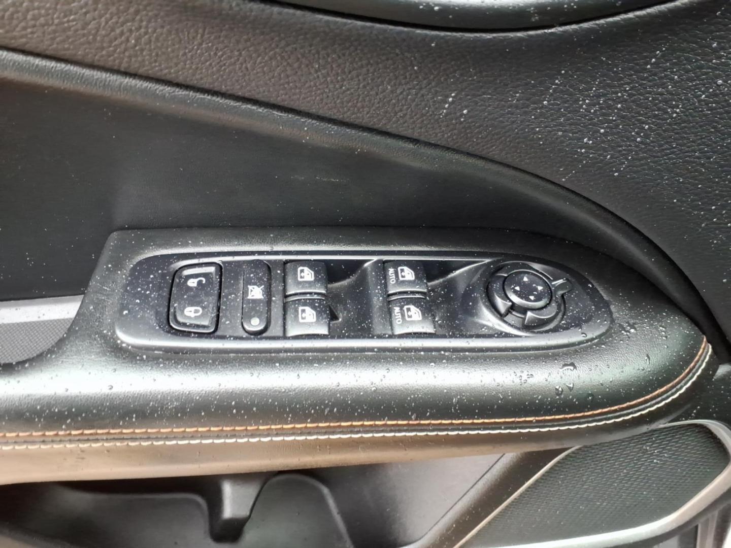 2018 Granite Crystal Metallic Clear Coat Jeep Compass Latitude (3C4NJCBB6JT) with an 2.4L Tigershark 2.4L I4 180hp 175ft. lbs. Sequential Multiport Fuel Injection engine, Aisin 6-Speed Automatic transmission, located at 5505 N. Summit St., Toledo, OH, 43611, (419) 729-2688, 41.654953, -83.530014 - Photo#6