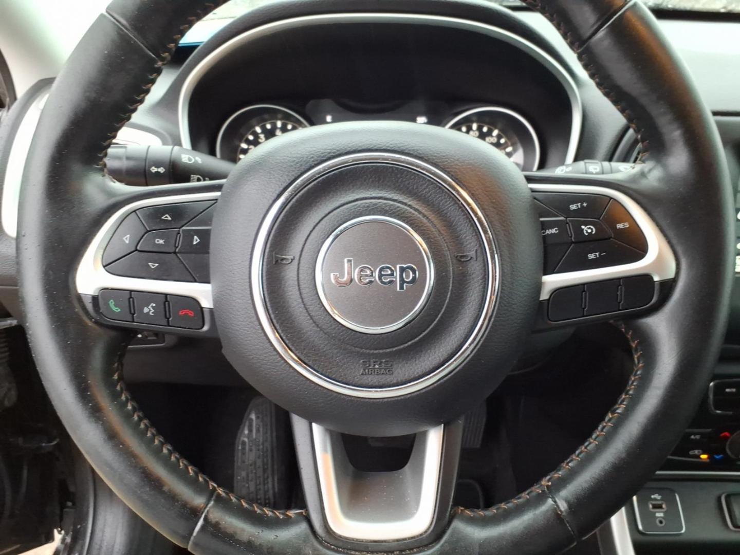 2018 Granite Crystal Metallic Clear Coat Jeep Compass Latitude (3C4NJCBB6JT) with an 2.4L Tigershark 2.4L I4 180hp 175ft. lbs. Sequential Multiport Fuel Injection engine, Aisin 6-Speed Automatic transmission, located at 5505 N. Summit St., Toledo, OH, 43611, (419) 729-2688, 41.654953, -83.530014 - Photo#7