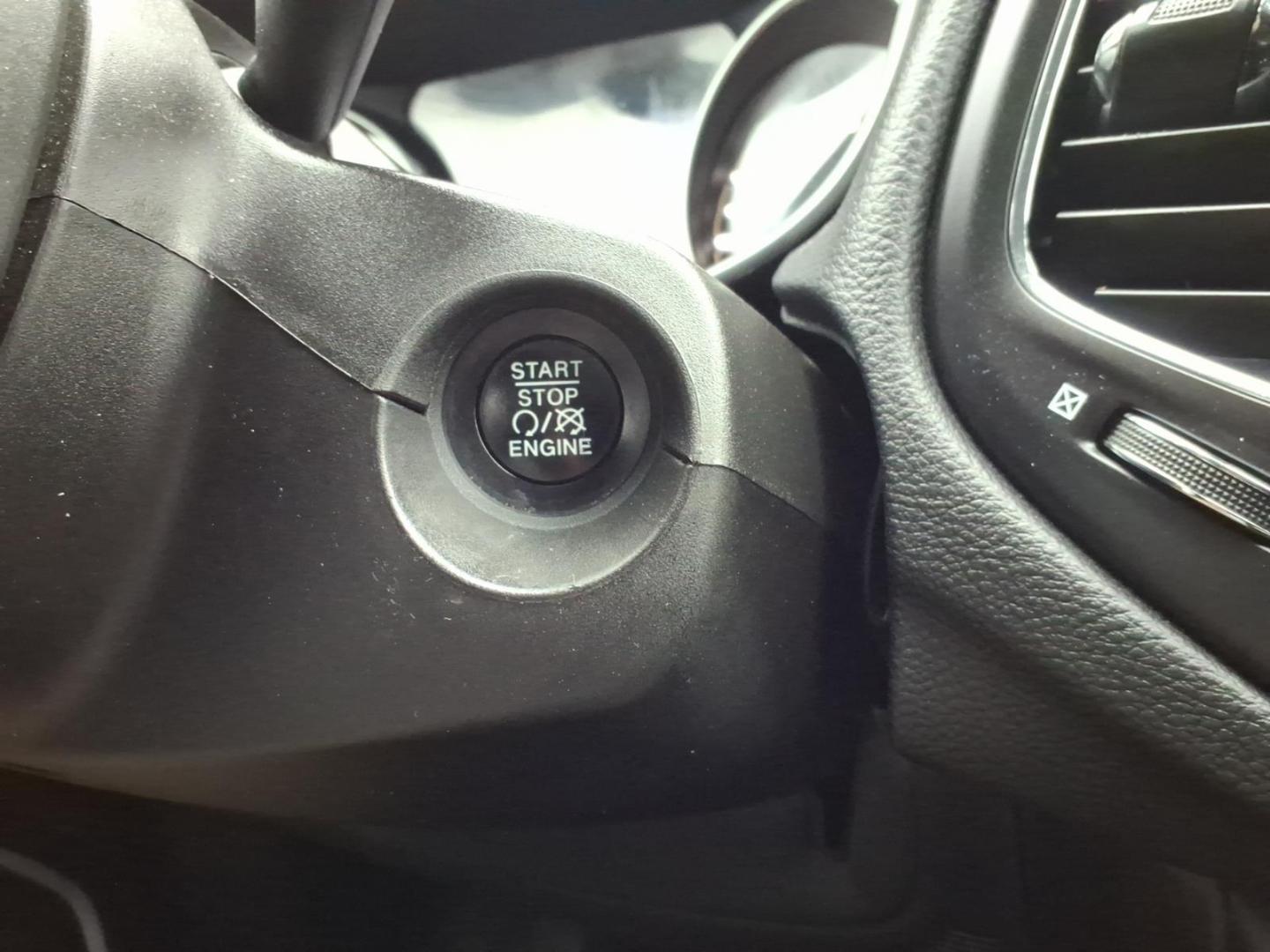 2018 Granite Crystal Metallic Clear Coat Jeep Compass Latitude (3C4NJCBB6JT) with an 2.4L Tigershark 2.4L I4 180hp 175ft. lbs. Sequential Multiport Fuel Injection engine, Aisin 6-Speed Automatic transmission, located at 5505 N. Summit St., Toledo, OH, 43611, (419) 729-2688, 41.654953, -83.530014 - Photo#9