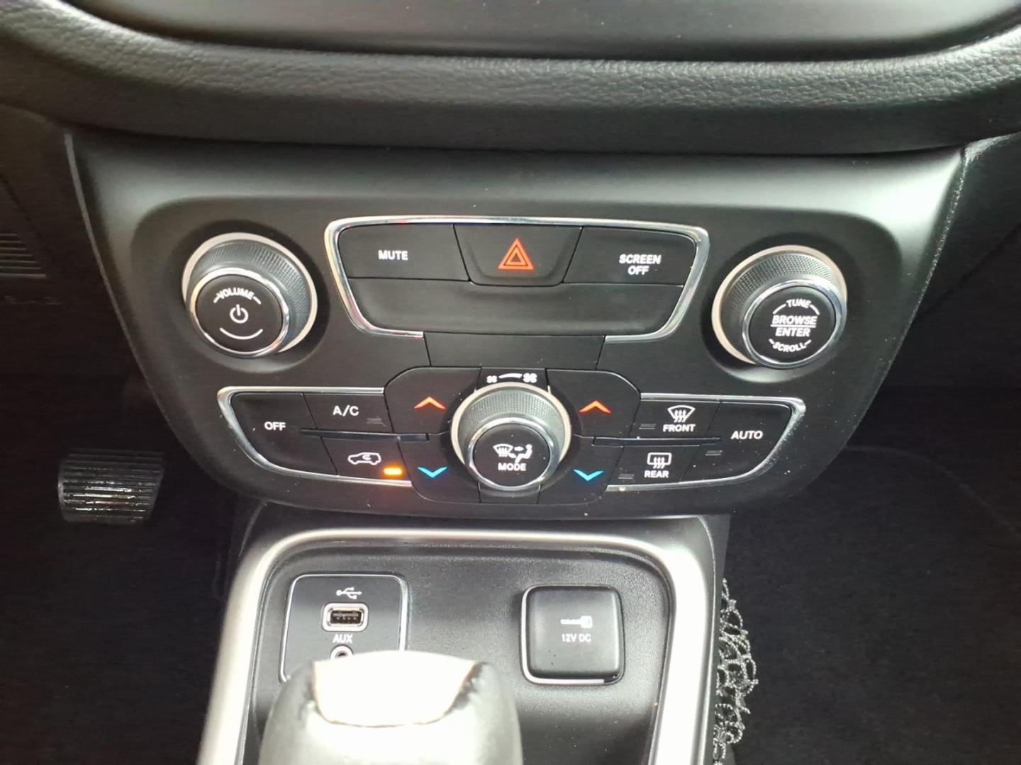 2018 Granite Crystal Metallic Clear Coat Jeep Compass Latitude (3C4NJCBB6JT) with an 2.4L Tigershark 2.4L I4 180hp 175ft. lbs. Sequential Multiport Fuel Injection engine, Aisin 6-Speed Automatic transmission, located at 5505 N. Summit St., Toledo, OH, 43611, (419) 729-2688, 41.654953, -83.530014 - Photo#11