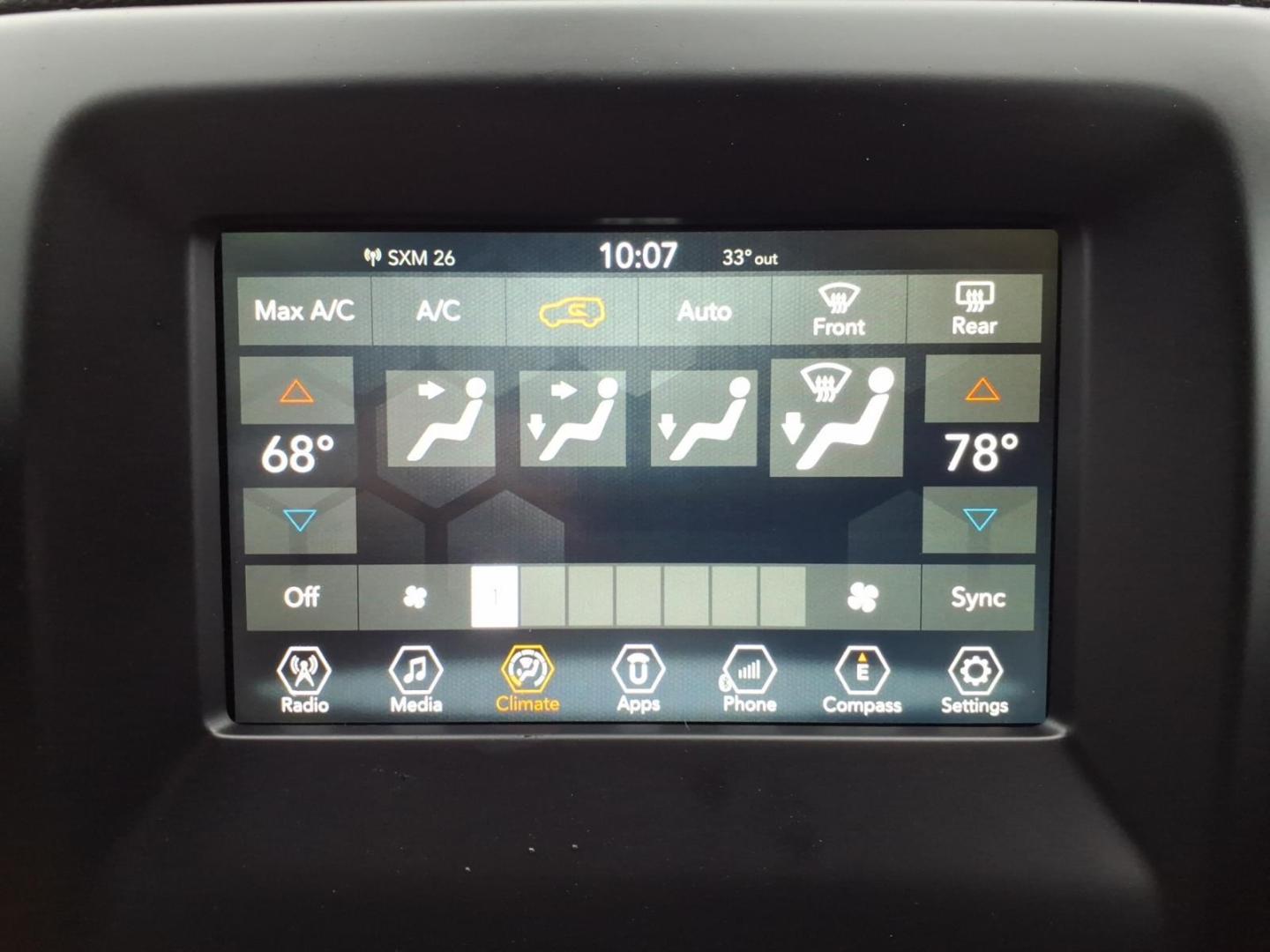 2018 Granite Crystal Metallic Clear Coat Jeep Compass Latitude (3C4NJCBB6JT) with an 2.4L Tigershark 2.4L I4 180hp 175ft. lbs. Sequential Multiport Fuel Injection engine, Aisin 6-Speed Automatic transmission, located at 5505 N. Summit St., Toledo, OH, 43611, (419) 729-2688, 41.654953, -83.530014 - Photo#13