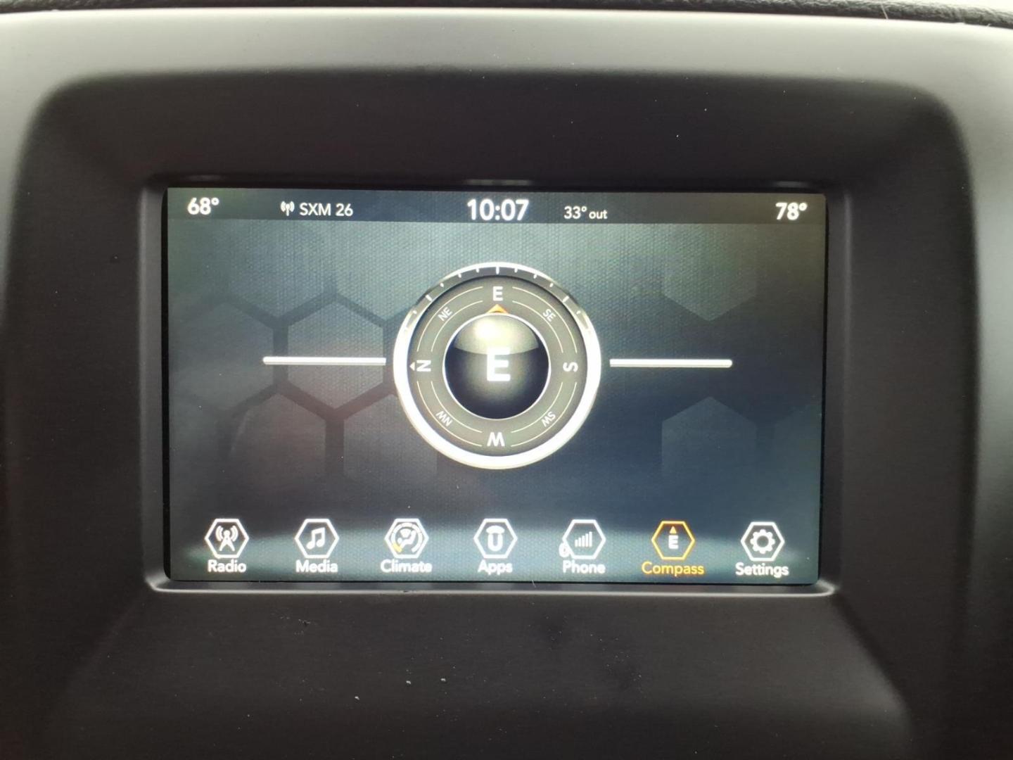 2018 Granite Crystal Metallic Clear Coat Jeep Compass Latitude (3C4NJCBB6JT) with an 2.4L Tigershark 2.4L I4 180hp 175ft. lbs. Sequential Multiport Fuel Injection engine, Aisin 6-Speed Automatic transmission, located at 5505 N. Summit St., Toledo, OH, 43611, (419) 729-2688, 41.654953, -83.530014 - Photo#14