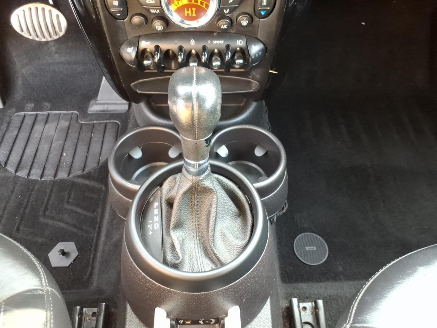 2013 Oxford Green Metallic MINI Countryman Cooper S ALL4 (WMWZC5C59DW) with an 1.6L 1.6L Turbo I4 181hp 177ft. lbs. Direct Injection engine, 6-Speed Shiftable Automatic transmission, located at 5505 N. Summit St., Toledo, OH, 43611, (419) 729-2688, 41.654953, -83.530014 - Photo#12