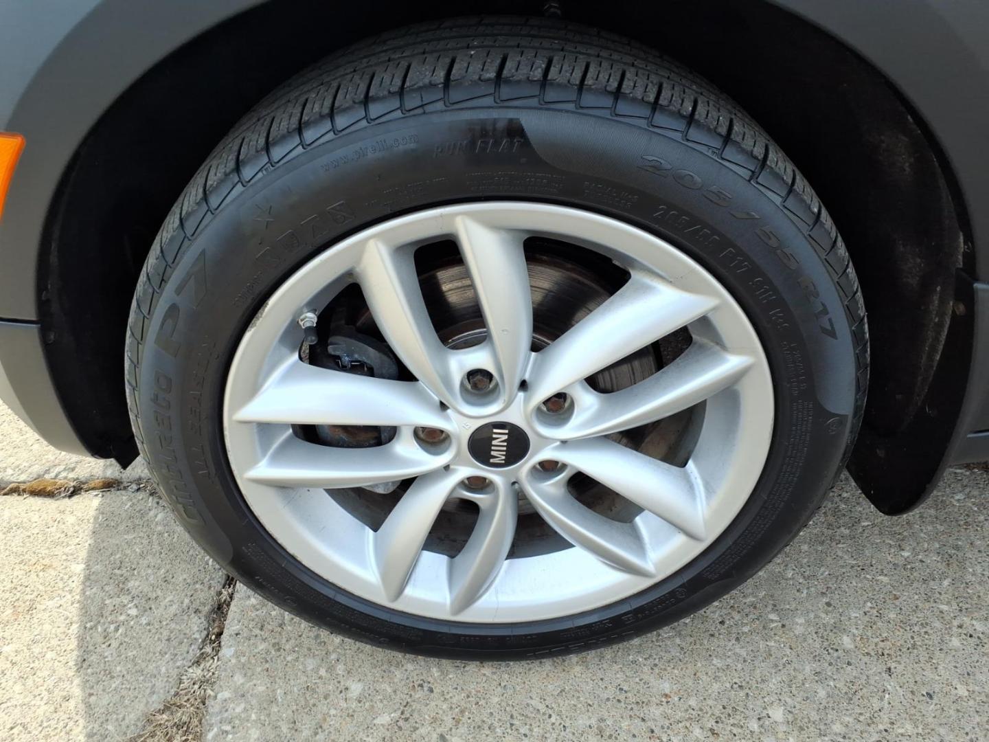 2013 Oxford Green Metallic MINI Countryman Cooper S ALL4 (WMWZC5C59DW) with an 1.6L 1.6L Turbo I4 181hp 177ft. lbs. Direct Injection engine, 6-Speed Shiftable Automatic transmission, located at 5505 N. Summit St., Toledo, OH, 43611, (419) 729-2688, 41.654953, -83.530014 - Photo#27