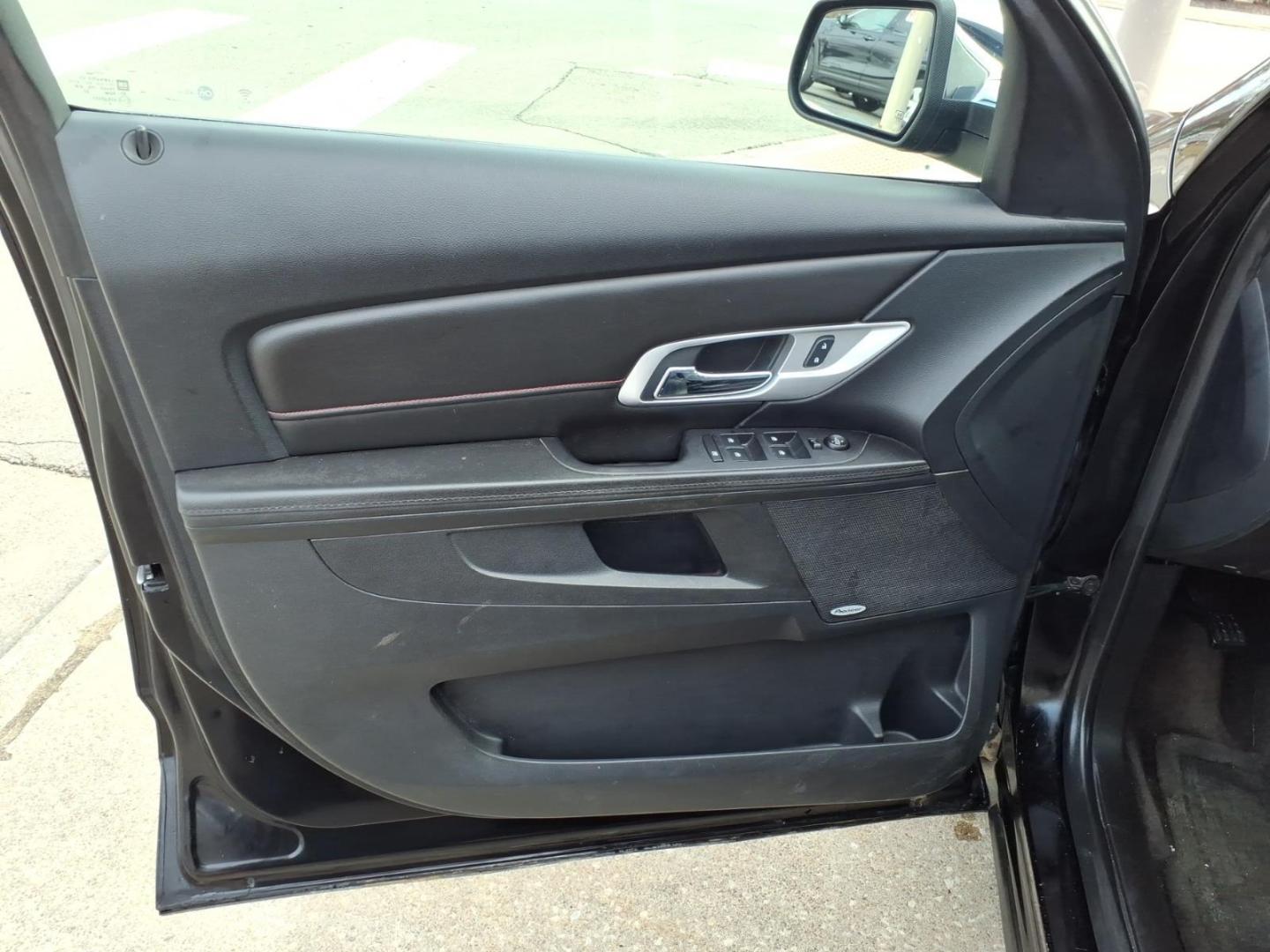 2016 Onyx Black GMC Terrain SLT (2GKALPEK3G6) with an 2.4L Ecotec 2.4L I4 182hp 172ft. lbs. Direct Injection engine, 6-Speed Shiftable Automatic transmission, located at 5505 N. Summit St., Toledo, OH, 43611, (419) 729-2688, 41.654953, -83.530014 - Photo#6