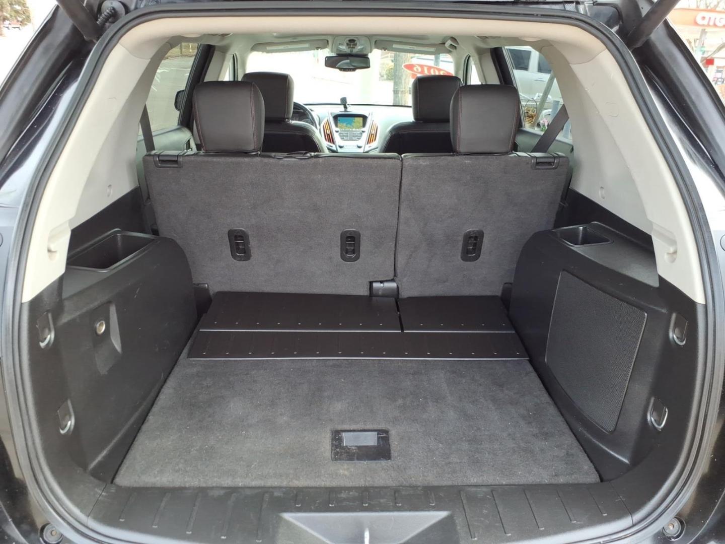 2016 Onyx Black GMC Terrain SLT (2GKALPEK3G6) with an 2.4L Ecotec 2.4L I4 182hp 172ft. lbs. Direct Injection engine, 6-Speed Shiftable Automatic transmission, located at 5505 N. Summit St., Toledo, OH, 43611, (419) 729-2688, 41.654953, -83.530014 - Photo#17