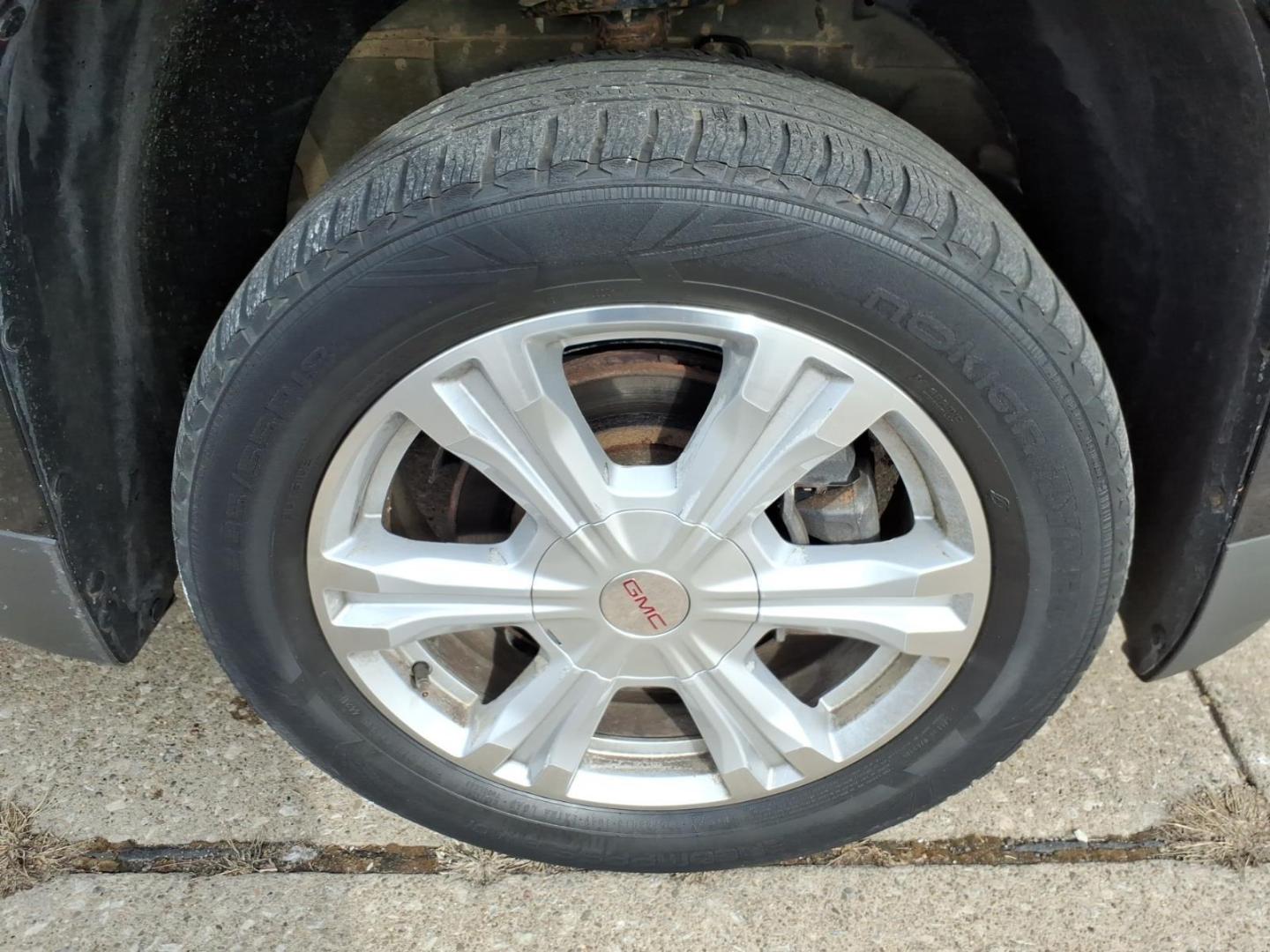 2016 Onyx Black GMC Terrain SLT (2GKALPEK3G6) with an 2.4L Ecotec 2.4L I4 182hp 172ft. lbs. Direct Injection engine, 6-Speed Shiftable Automatic transmission, located at 5505 N. Summit St., Toledo, OH, 43611, (419) 729-2688, 41.654953, -83.530014 - Photo#27