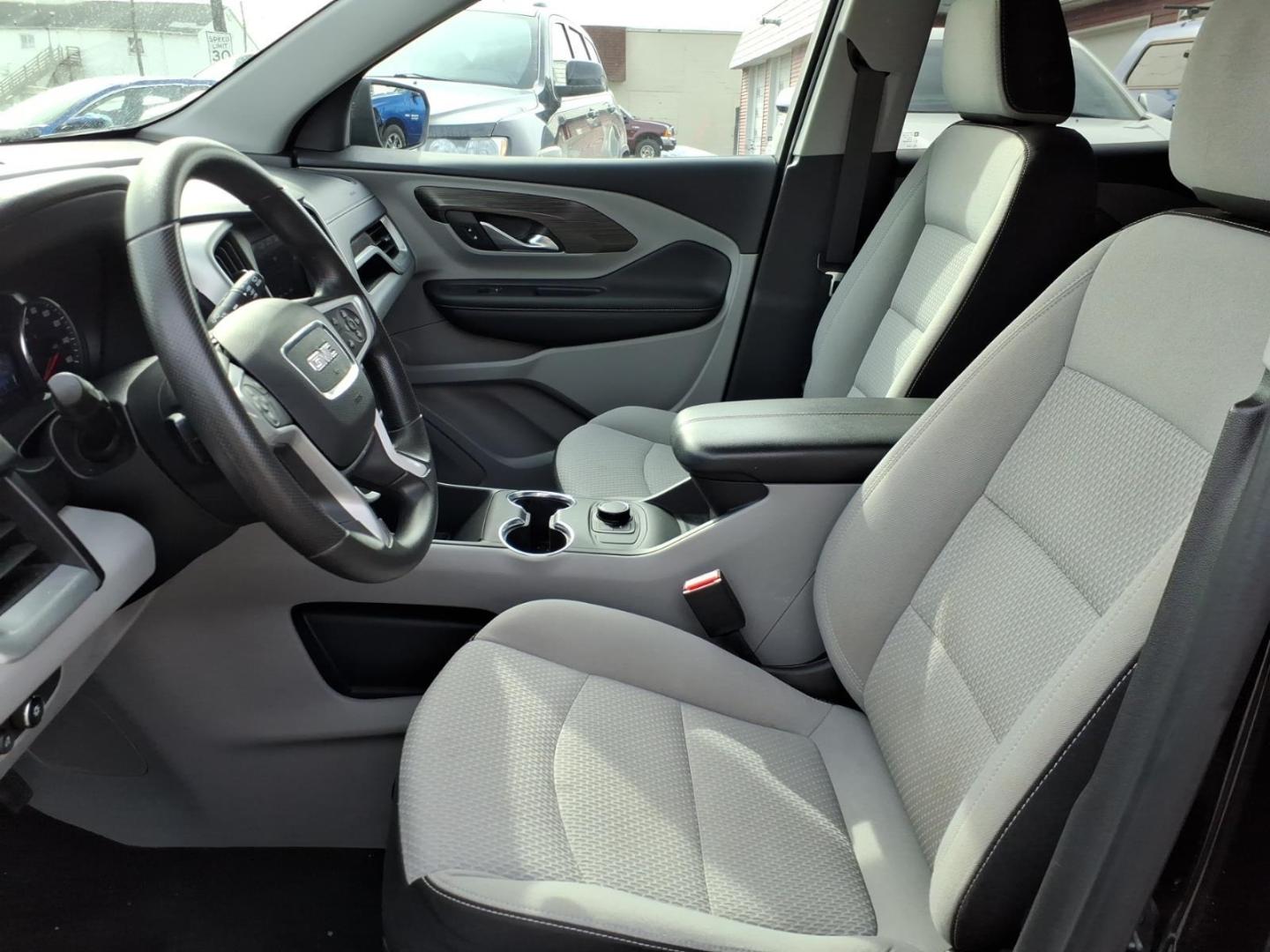 2022 Ebony Twilight Metallic GMC Terrain SLE (3GKALTEV7NL) with an 1.5L 1.5L Turbo I4 170hp 203ft. lbs. Direct Injection engine, 9-Speed Shiftable Automatic transmission, located at 5505 N. Summit St., Toledo, OH, 43611, (419) 729-2688, 41.654953, -83.530014 - Photo#1