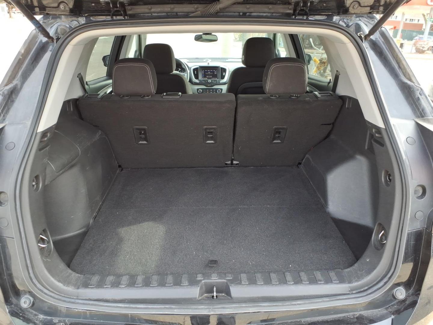 2022 Ebony Twilight Metallic GMC Terrain SLE (3GKALTEV7NL) with an 1.5L 1.5L Turbo I4 170hp 203ft. lbs. Direct Injection engine, 9-Speed Shiftable Automatic transmission, located at 5505 N. Summit St., Toledo, OH, 43611, (419) 729-2688, 41.654953, -83.530014 - Photo#15