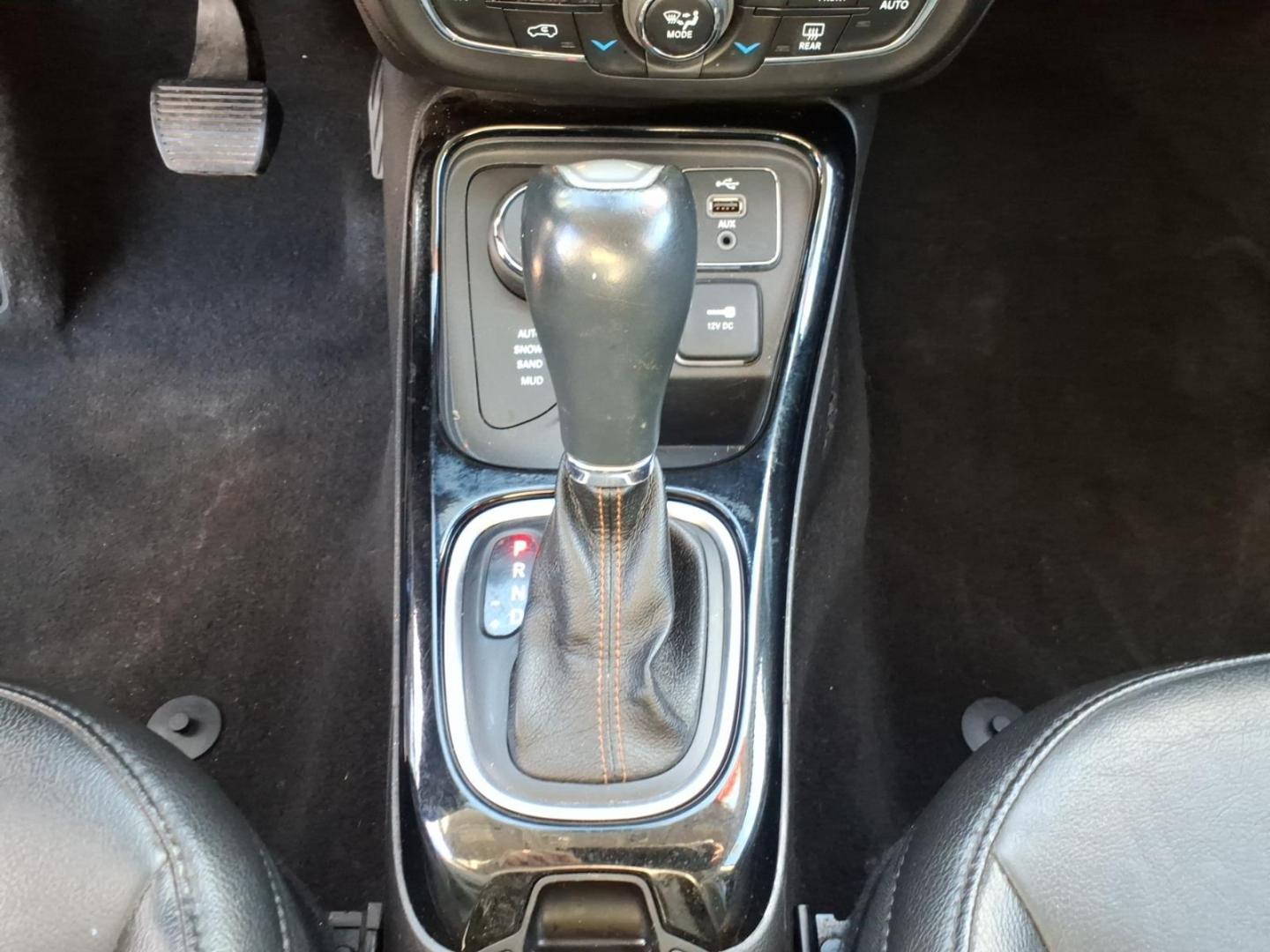 2018 Laser Blue Pearl Coat Jeep Compass Limited (3C4NJDCB7JT) with an 2.4L Tigershark 2.4L I4 180hp 175ft. lbs. Sequential Multiport Fuel Injection engine, 9-Speed Shiftable Automatic transmission, located at 5505 N. Summit St., Toledo, OH, 43611, (419) 729-2688, 41.654953, -83.530014 - Photo#11