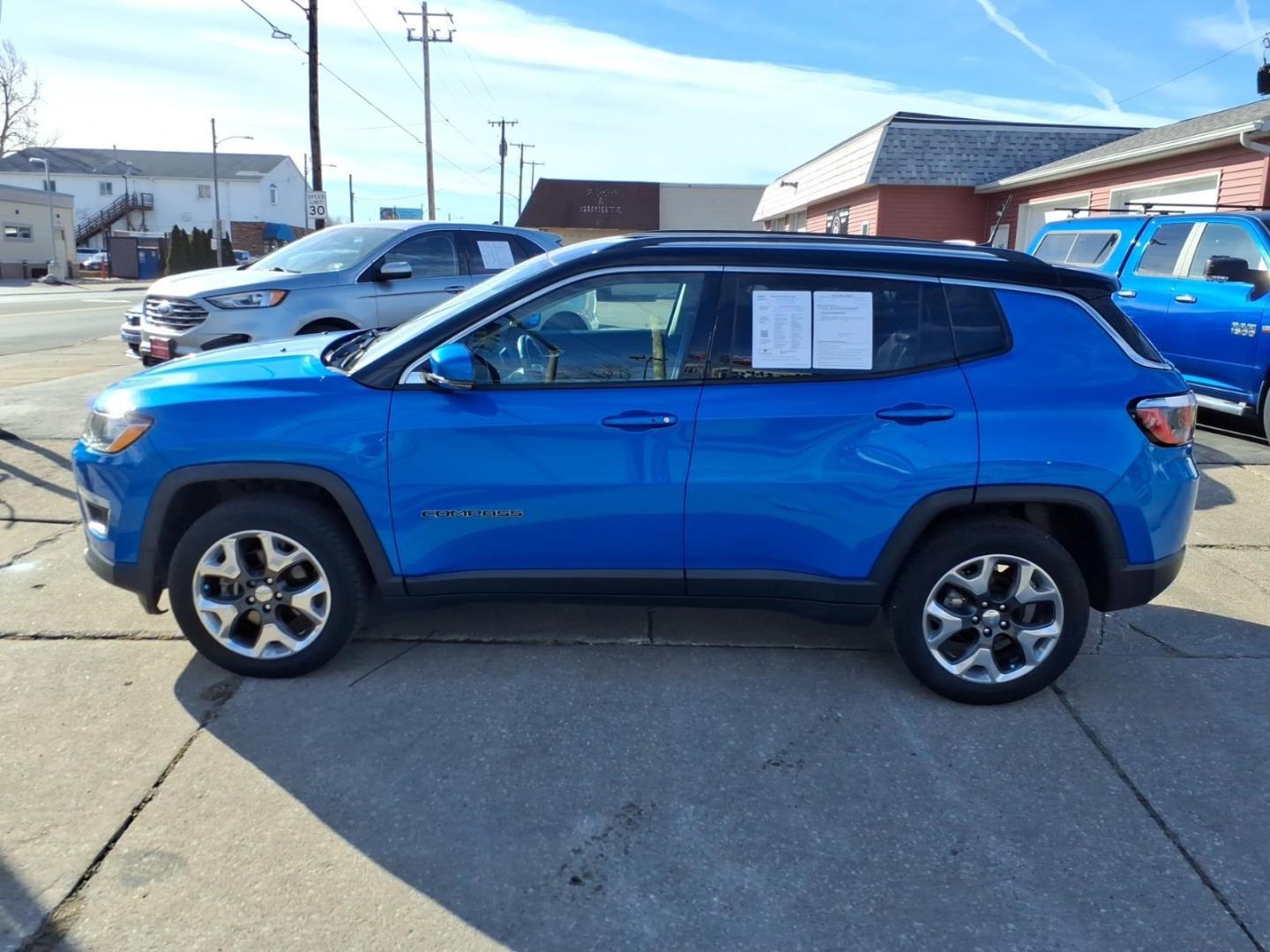 2018 Laser Blue Pearl Coat Jeep Compass Limited (3C4NJDCB7JT) with an 2.4L Tigershark 2.4L I4 180hp 175ft. lbs. Sequential Multiport Fuel Injection engine, 9-Speed Shiftable Automatic transmission, located at 5505 N. Summit St., Toledo, OH, 43611, (419) 729-2688, 41.654953, -83.530014 - Photo#21