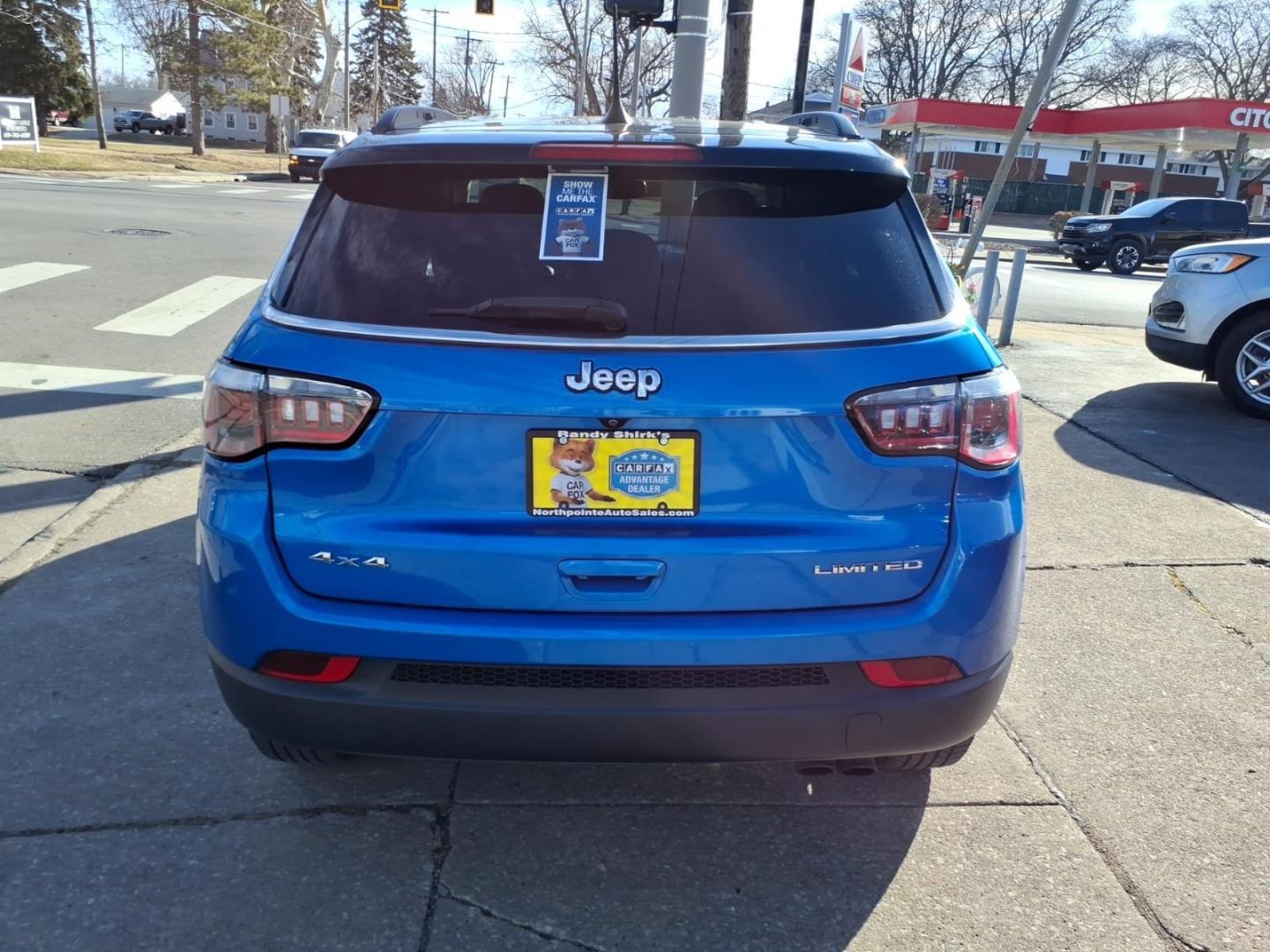 2018 Laser Blue Pearl Coat Jeep Compass Limited (3C4NJDCB7JT) with an 2.4L Tigershark 2.4L I4 180hp 175ft. lbs. Sequential Multiport Fuel Injection engine, 9-Speed Shiftable Automatic transmission, located at 5505 N. Summit St., Toledo, OH, 43611, (419) 729-2688, 41.654953, -83.530014 - Photo#23