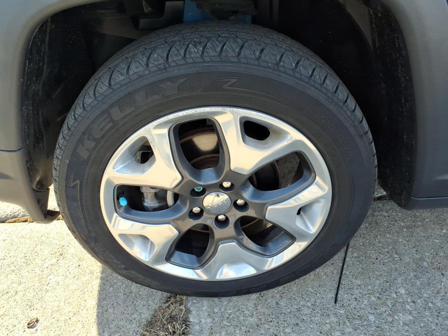 2018 Laser Blue Pearl Coat Jeep Compass Limited (3C4NJDCB7JT) with an 2.4L Tigershark 2.4L I4 180hp 175ft. lbs. Sequential Multiport Fuel Injection engine, 9-Speed Shiftable Automatic transmission, located at 5505 N. Summit St., Toledo, OH, 43611, (419) 729-2688, 41.654953, -83.530014 - Photo#27